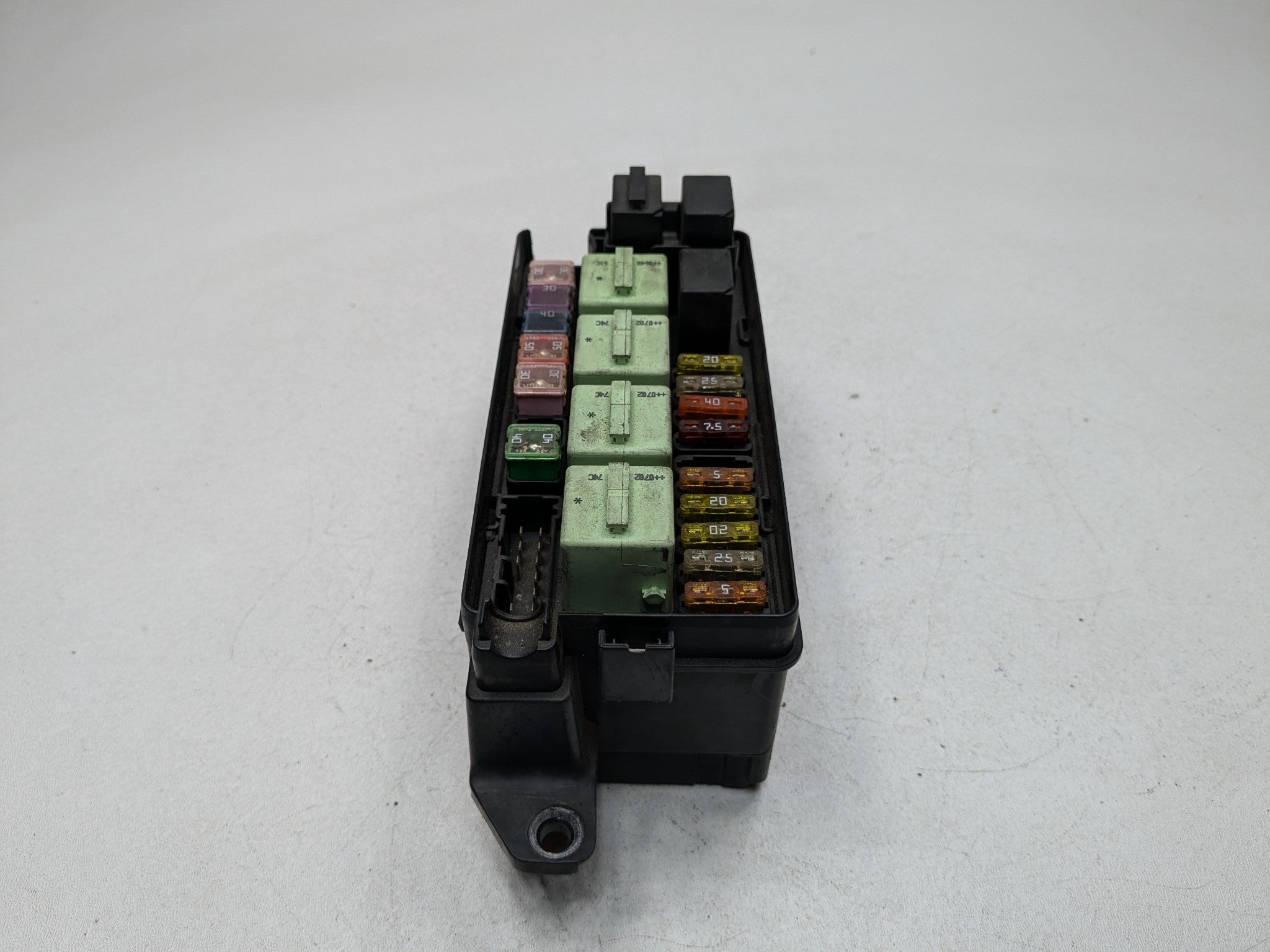 2007 - 2010 MINI COOPER OEM ENGINE FUSE RELAY BOX CIRCUIT BLOCK ASSEMBLY