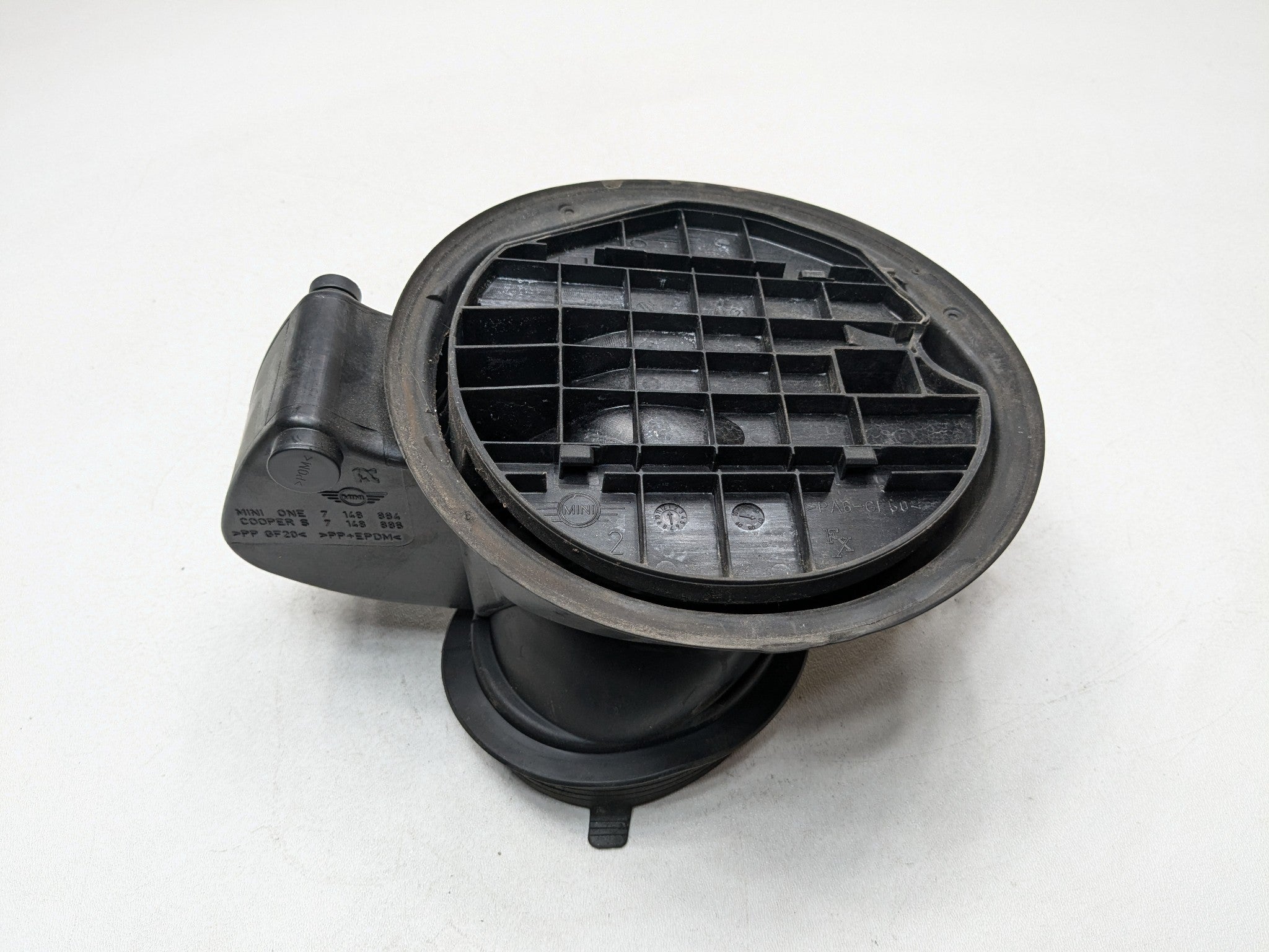 2007 - 2010 MINI COOPER OEM POT FILLER HOUSING FUEL FILLER FLAP POCKET ASSEMBLY