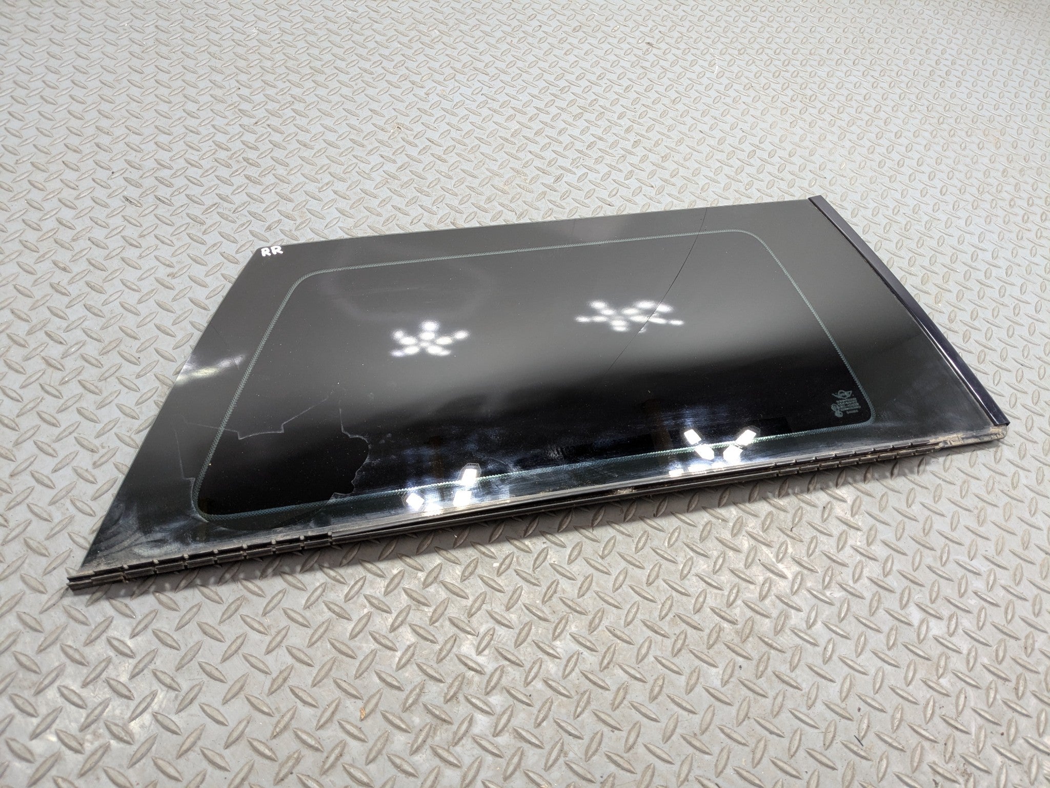 2007 - 2010 MINI COOPER OEM DOOR WINDOW QUARTER GLASS REAR RIGHT PASSENGER SIDE