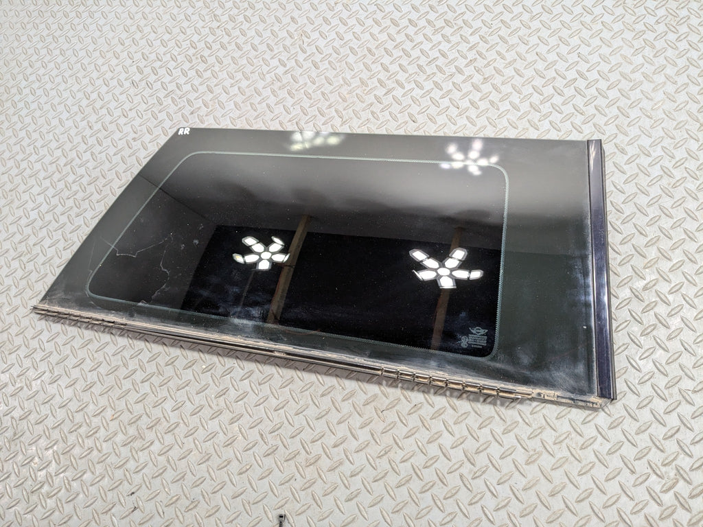 2007 - 2010 MINI COOPER OEM DOOR WINDOW QUARTER GLASS REAR RIGHT PASSENGER SIDE