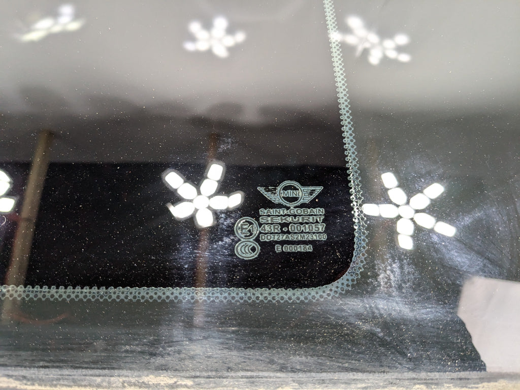 2007 - 2010 MINI COOPER OEM DOOR WINDOW QUARTER GLASS REAR RIGHT PASSENGER SIDE