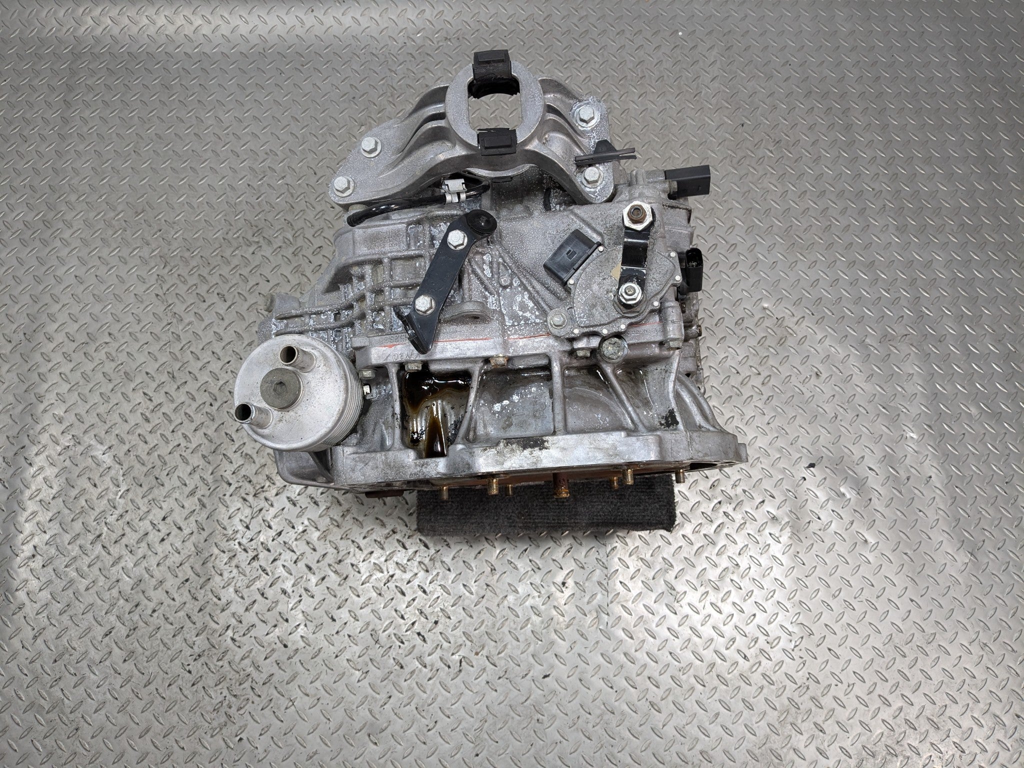 2007 - 2010 MINI COOPER OEM AUTOMATIC TRANSMISSION ASSEMBLY SIX SPEED