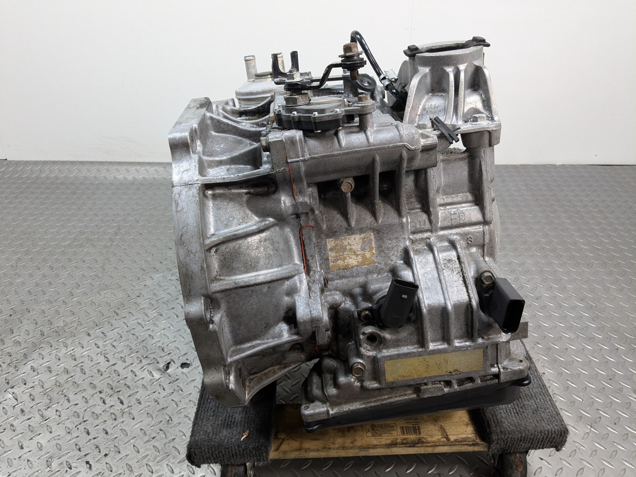 2007 - 2010 MINI COOPER OEM AUTOMATIC TRANSMISSION ASSEMBLY SIX SPEED