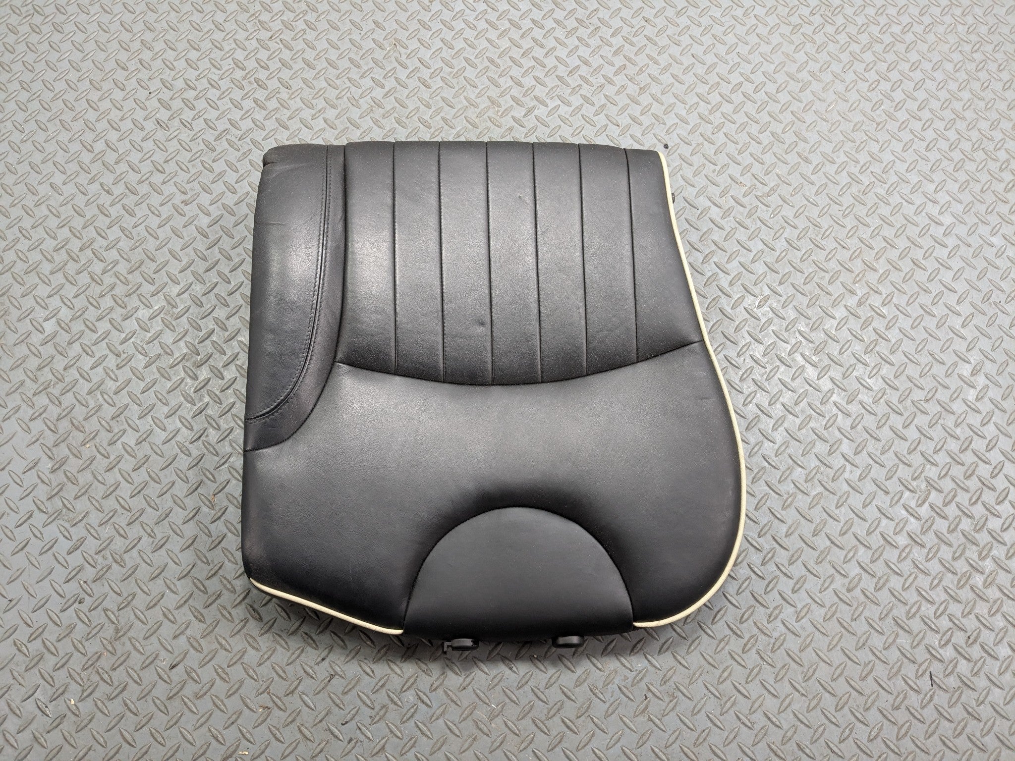2007 - 2010 MINI COOPER OEM UPPER SEAT BACK CUSHION REAR LEFT DRIVER SIDE BLACK