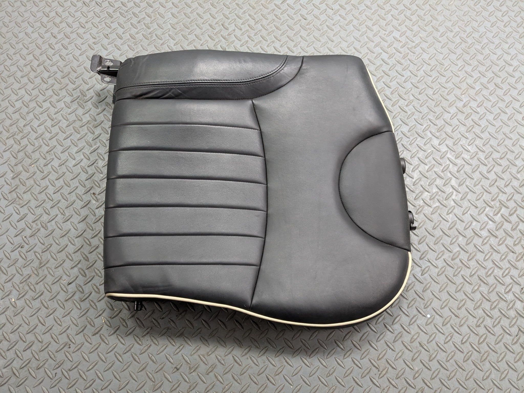 2007 - 2010 MINI COOPER OEM UPPER SEAT BACK CUSHION REAR RIGHT SIDE BLACK