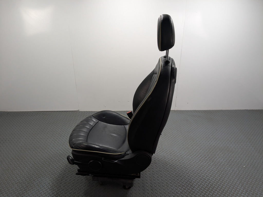 2007 - 2010 MINI COOPER OEM FRONT DRIVER SIDE SEAT WITH SEATBELT BUCKLE BLACK