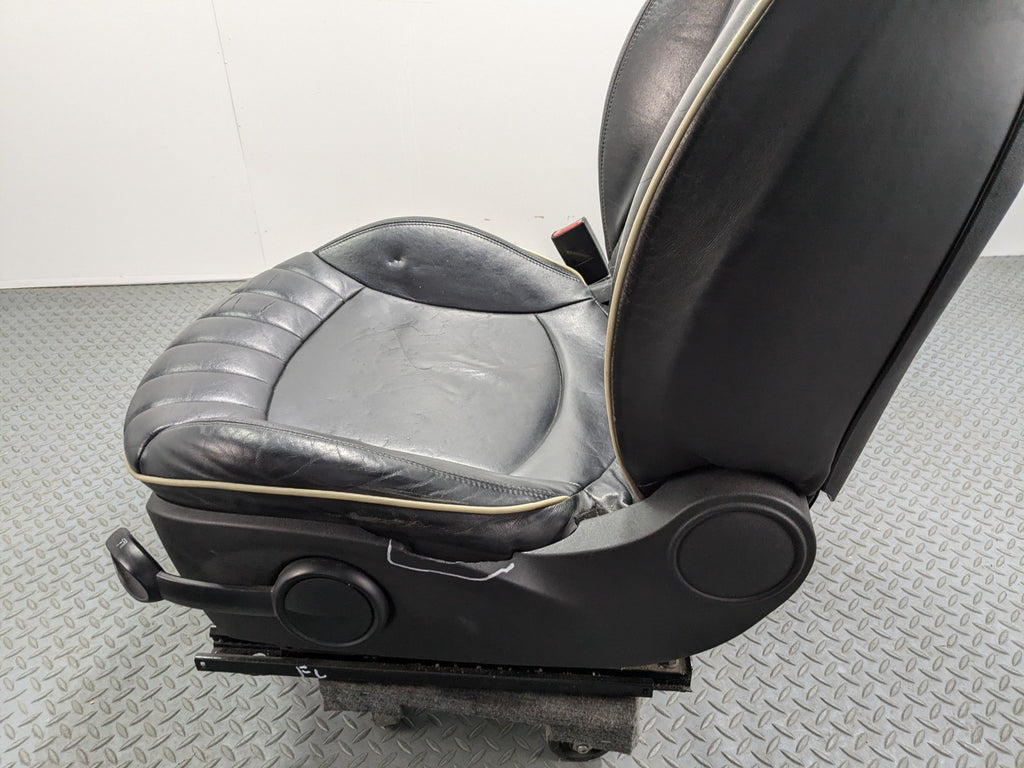 2007 - 2010 MINI COOPER OEM FRONT DRIVER SIDE SEAT WITH SEATBELT BUCKLE BLACK