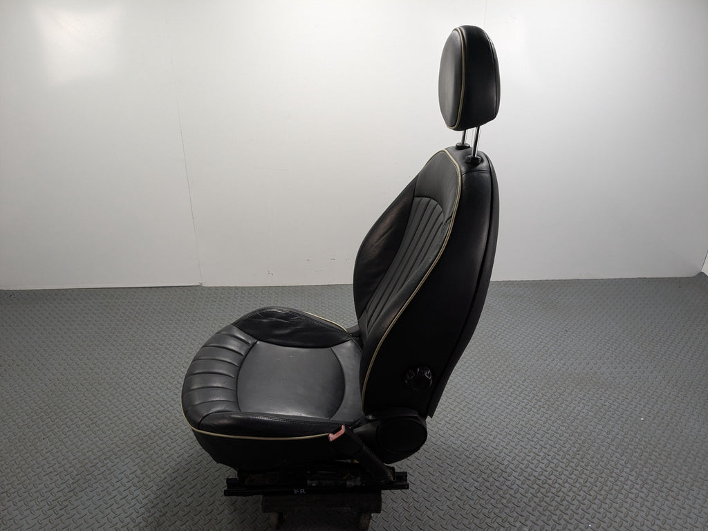 07 - 10 MINI COOPER OEM FRONT PASSENGER SIDE SEAT WITH SEATBELT BUCKLE BLACK