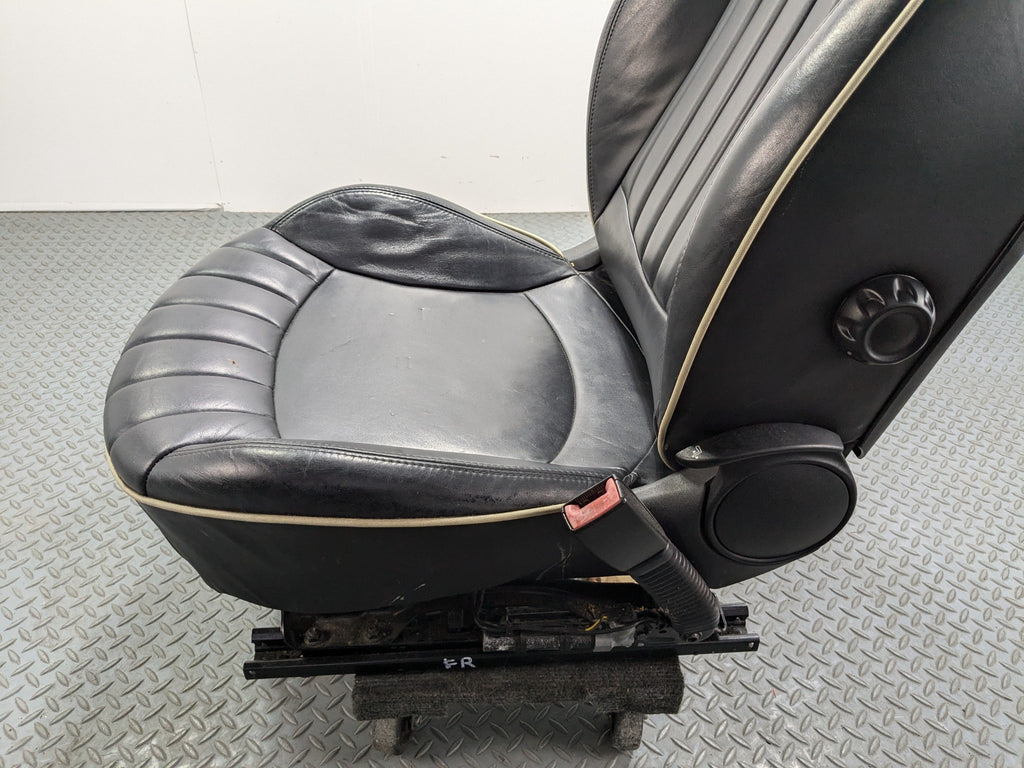 07 - 10 MINI COOPER OEM FRONT PASSENGER SIDE SEAT WITH SEATBELT BUCKLE BLACK