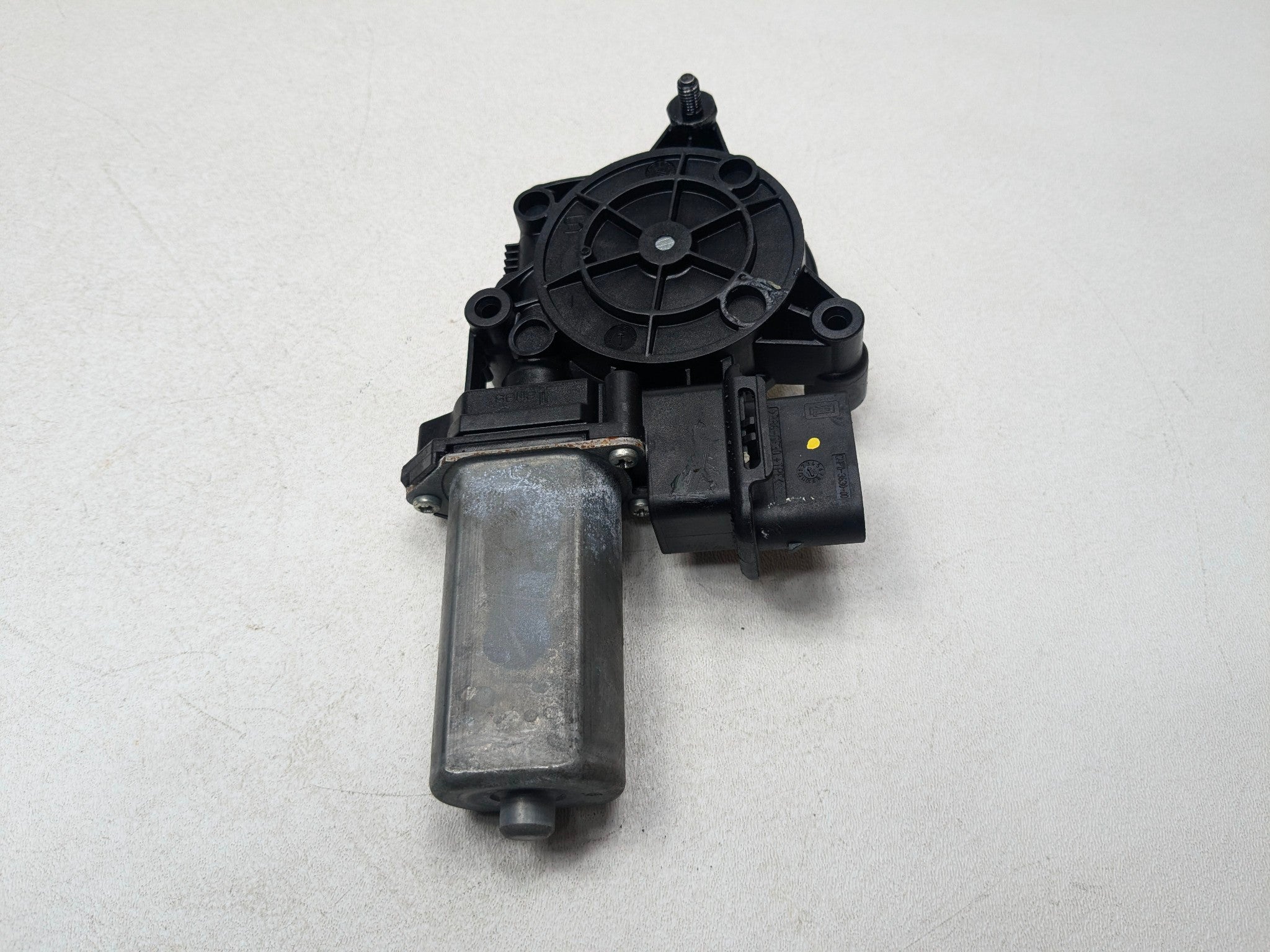 2015 - 2018 BMW 320I OEM FRONT RIGHT PASSENGER SIDE POWER WINDOW MOTOR ASSEMBLY