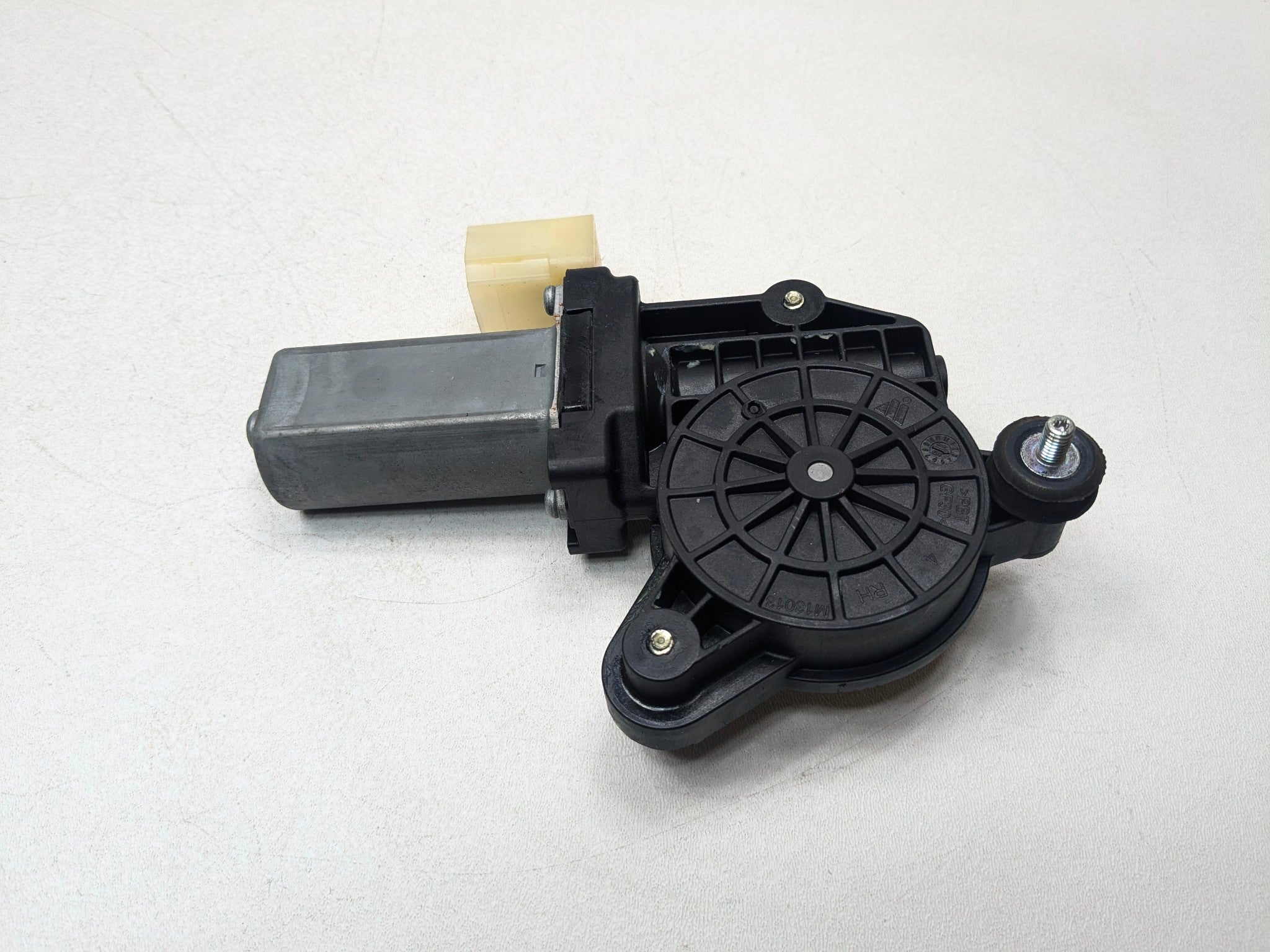 2015 - 2018 BMW 320I OEM REAR RIGHT PASSENGER SIDE POWER WINDOW MOTOR ASSEMBLY