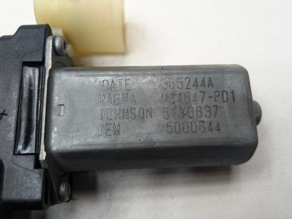 2015 - 2018 BMW 320I OEM REAR RIGHT PASSENGER SIDE POWER WINDOW MOTOR ASSEMBLY