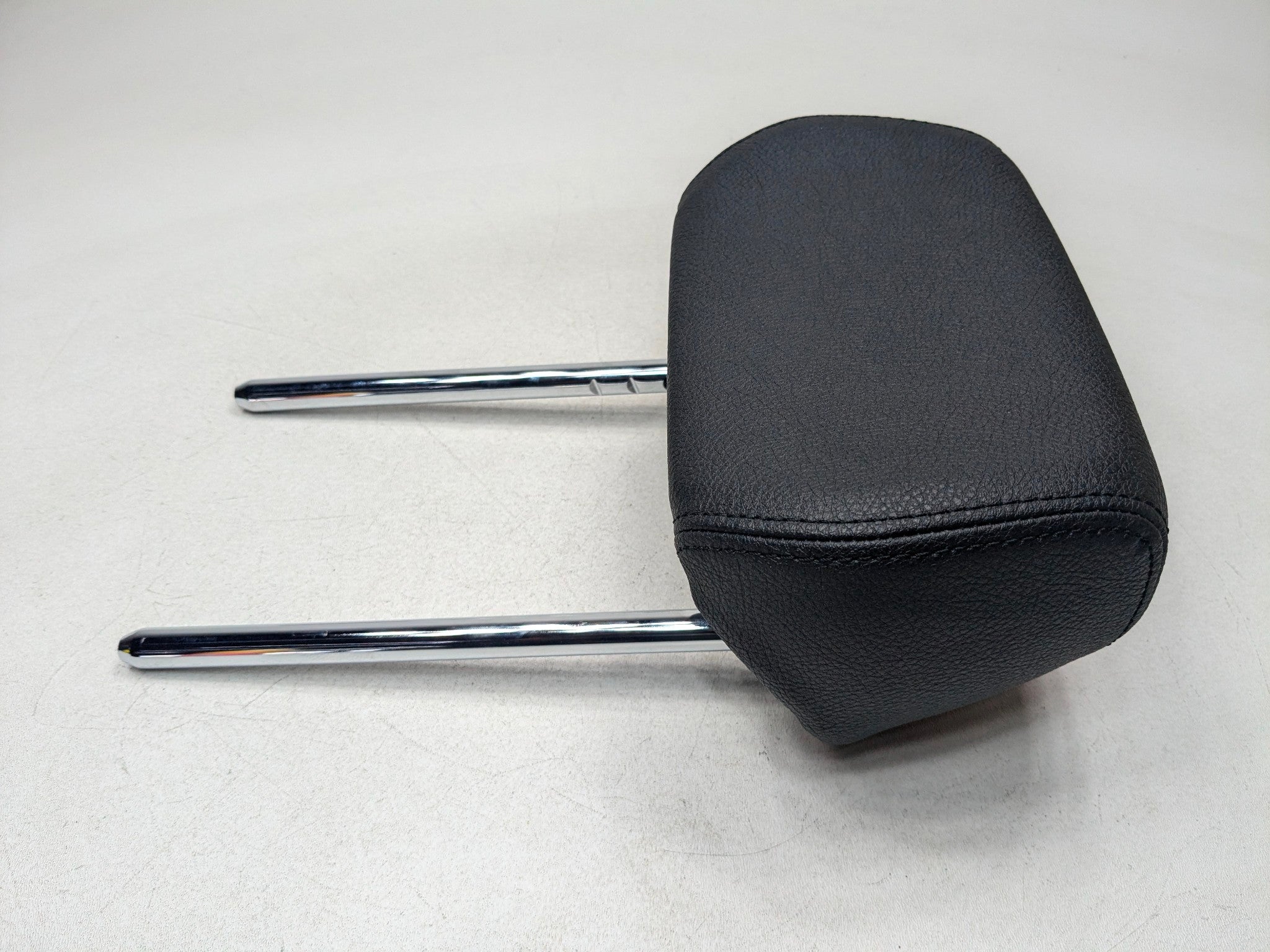 2015 - 2018 BMW 320I OEM SEAT HEADREST BLACK LEATHER REAR RIGHT PASSENGER SIDE