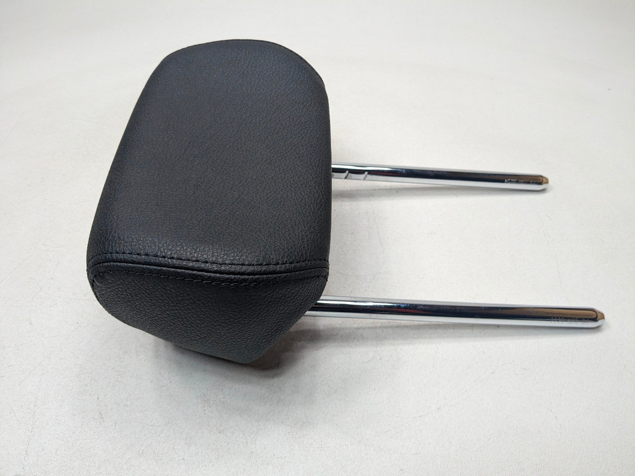 2015 - 2018 BMW 320I OEM SEAT HEADREST BLACK LEATHER REAR LEFT DRIVER SIDE