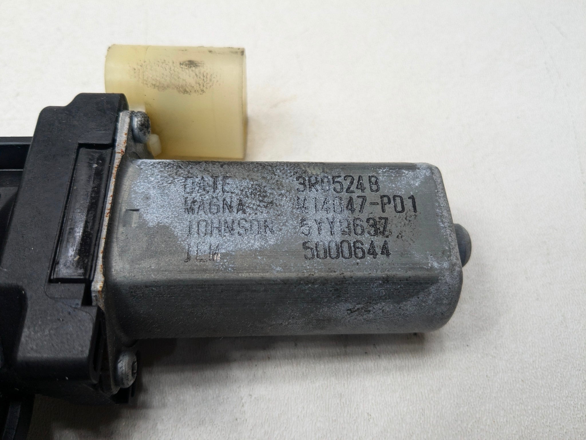 2015 - 2018 BMW 320I OEM REAR LEFT DRIVER SIDE POWER WINDOW MOTOR ASSEMBLY