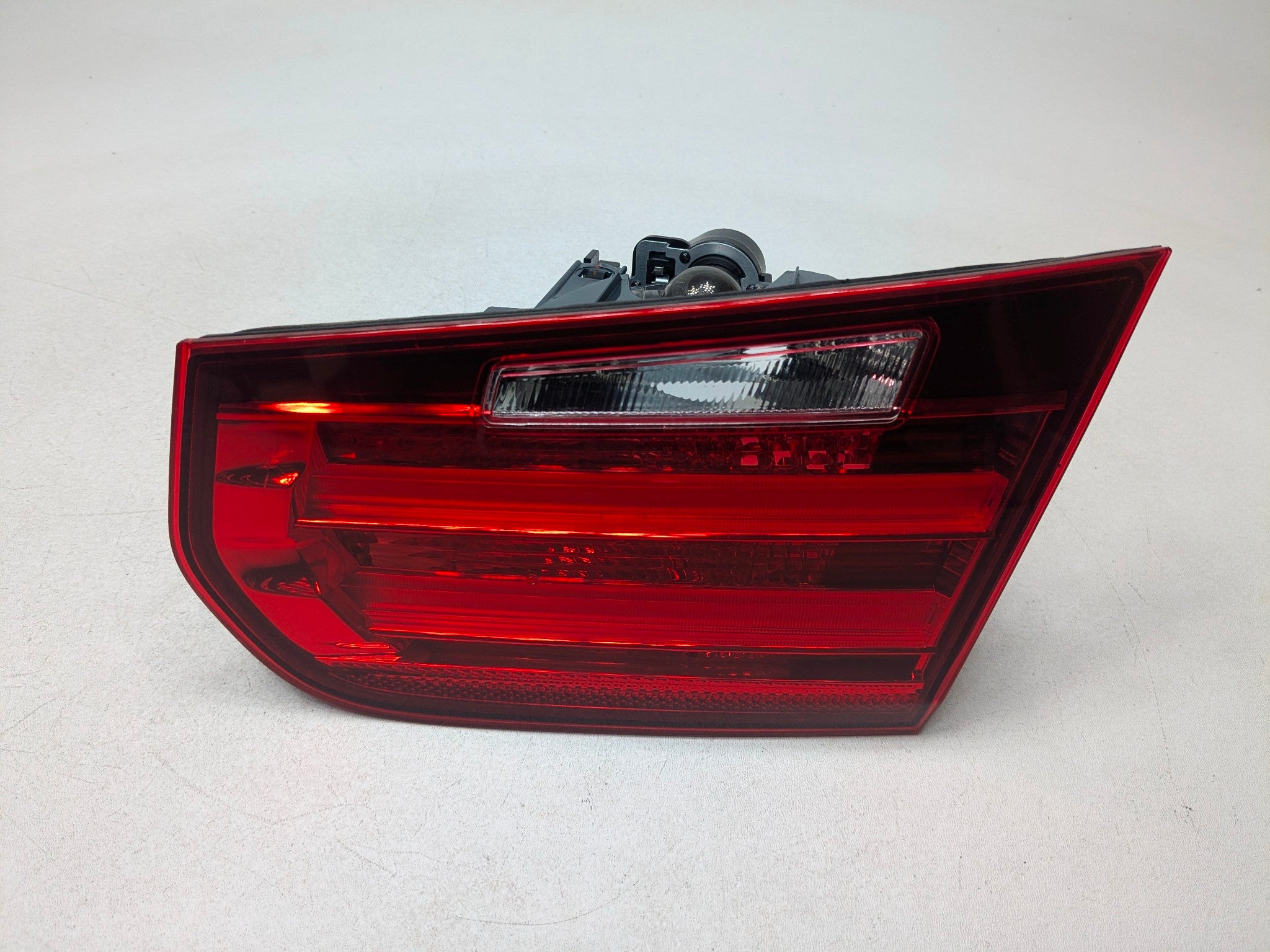 2015 - 2018 BMW 320I OEM INNER TRUNK TAIL LIGHT REAR RIGHT PASSENGER SIDE