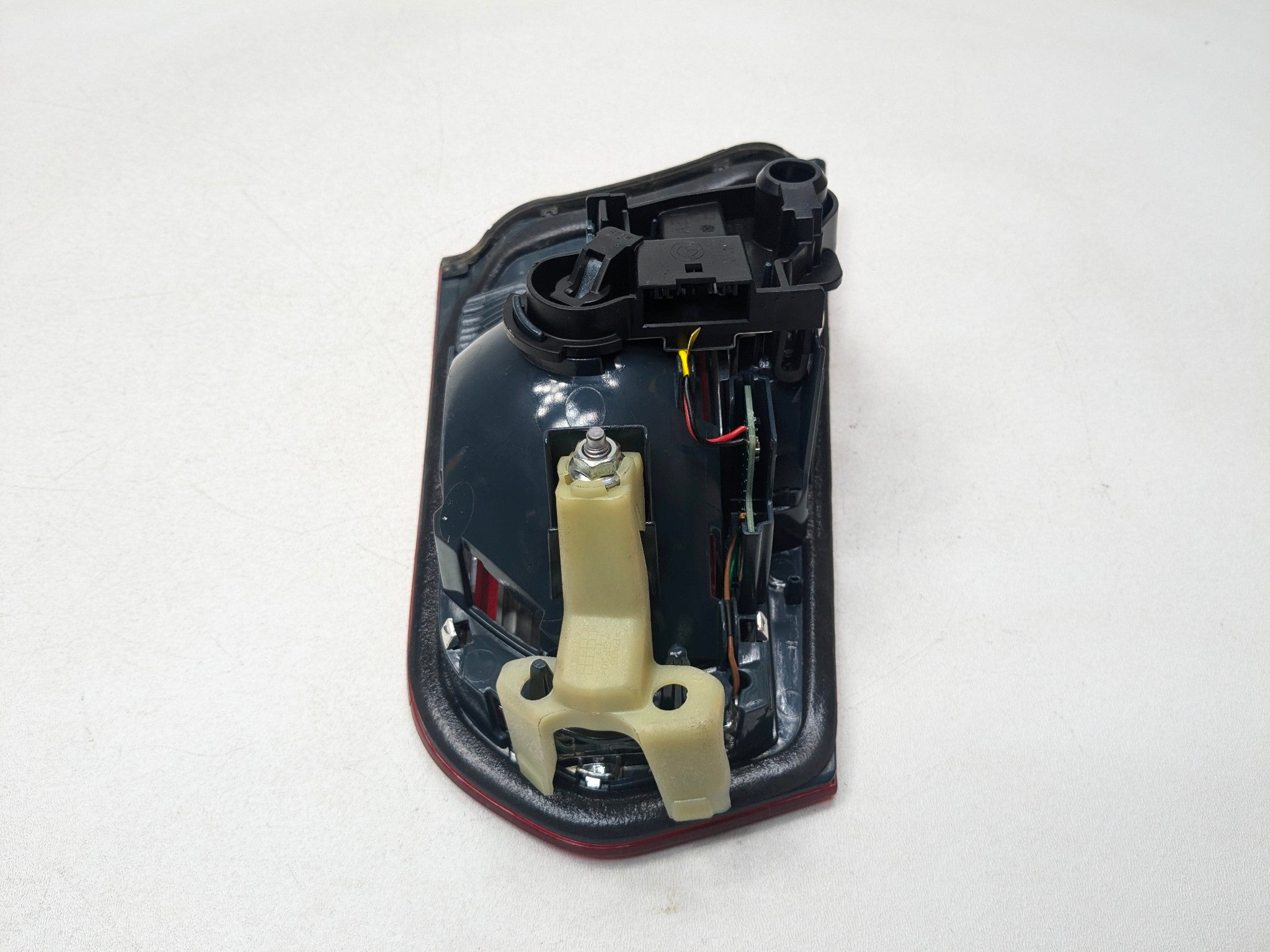2015 - 2018 BMW 320I OEM INNER TRUNK TAIL LIGHT REAR RIGHT PASSENGER SIDE