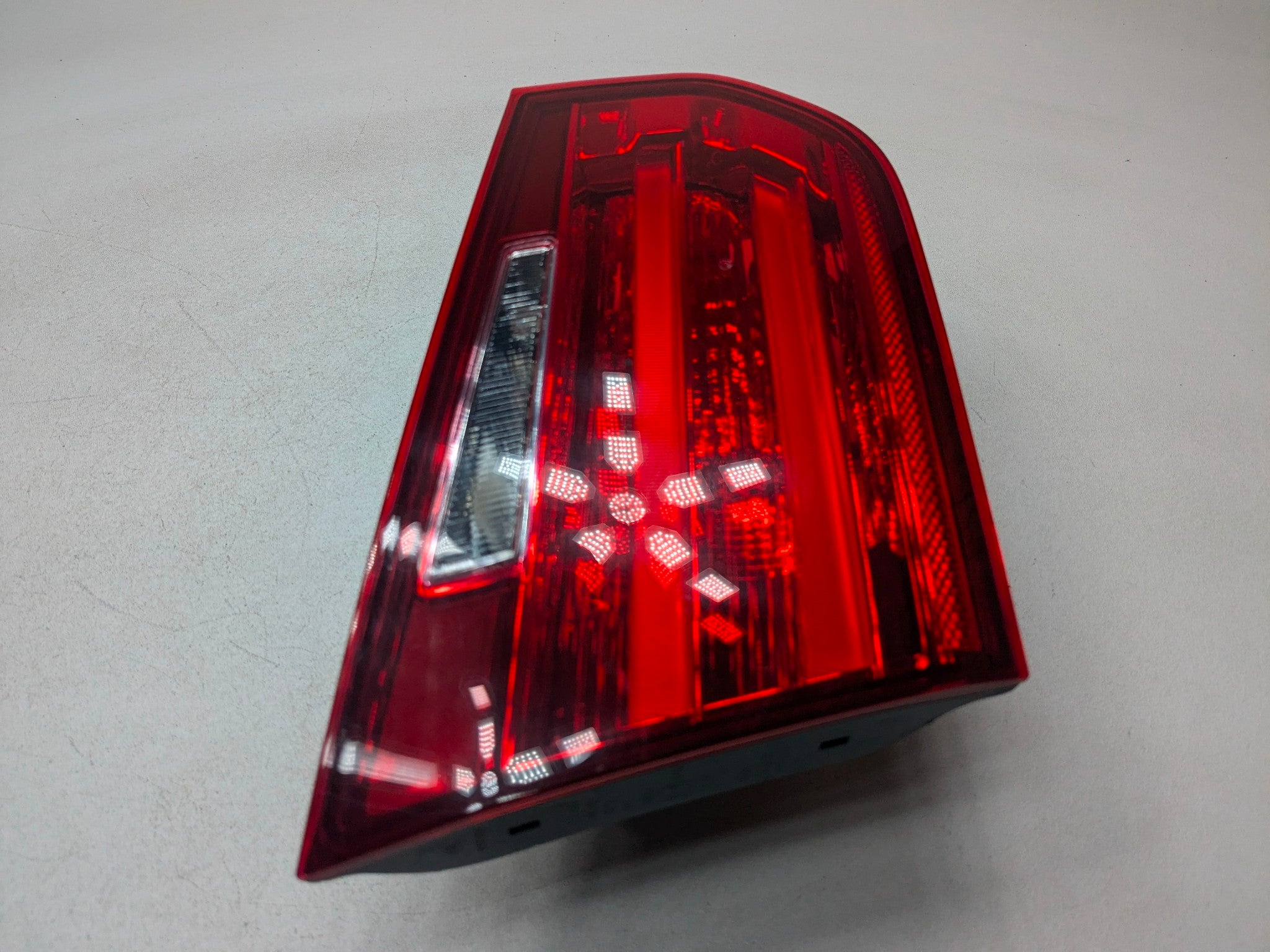 2015 - 2018 BMW 320I OEM INNER TRUNK TAIL LIGHT REAR LEFT DRIVER SIDE