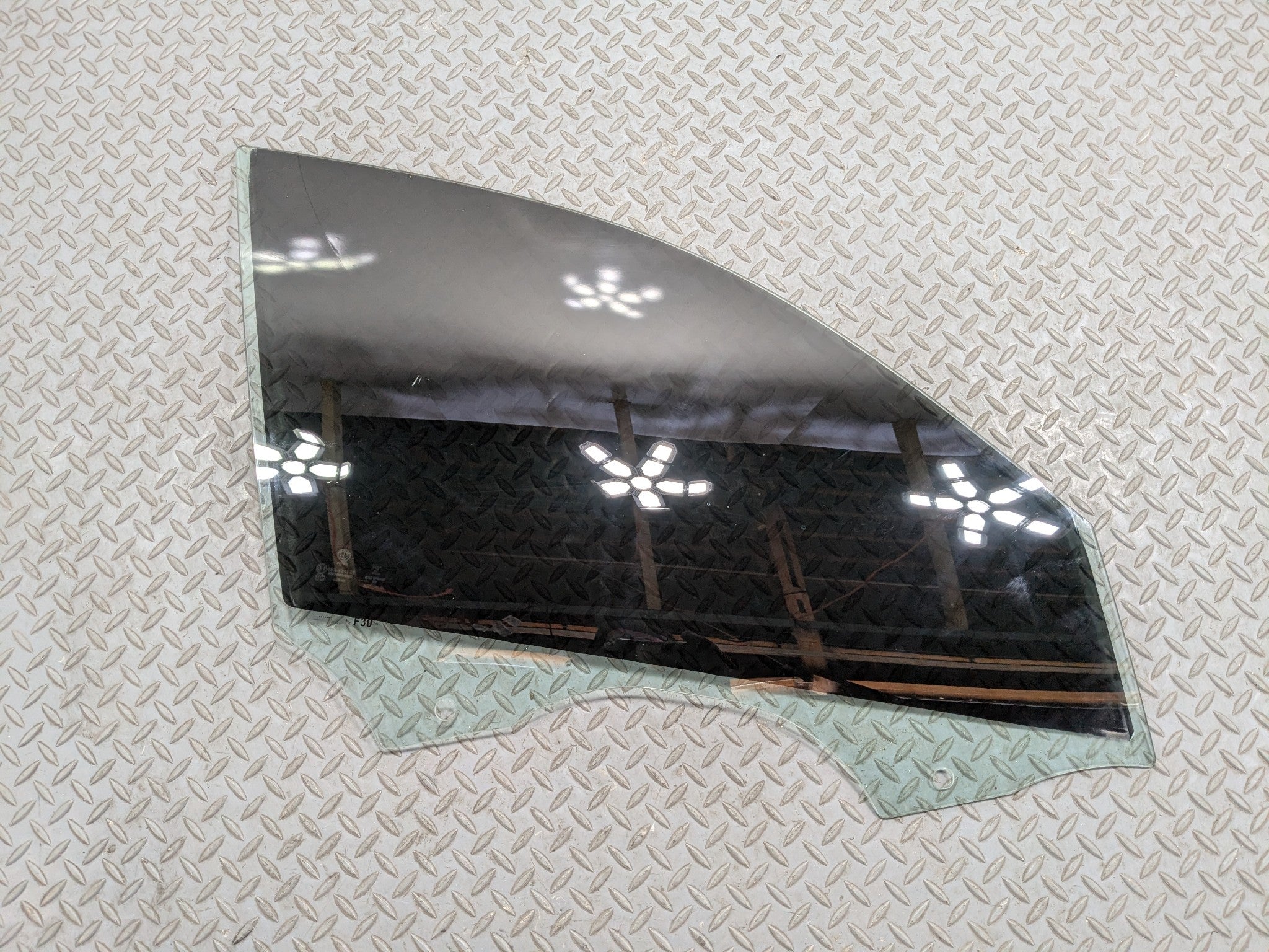 2015 - 2018 BMW 320I OEM DOOR WINDOW GLASS WITH TINT FRONT RIGHT PASSENGER SIDE