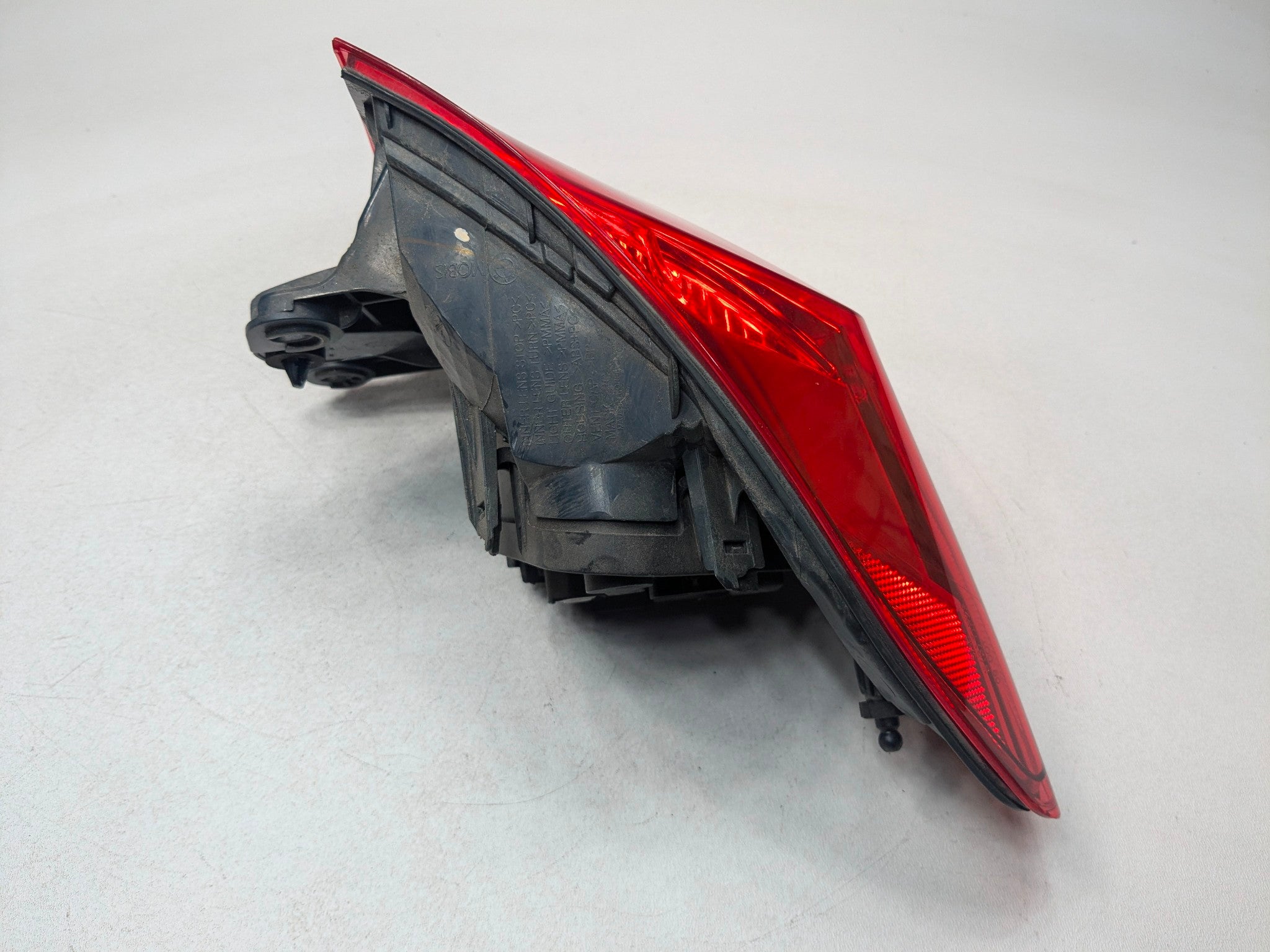 2015 - 2018 BMW 320I OEM OUTER QUARTER PANEL MOUNTED TAIL LIGHT REAR LEFT SIDE