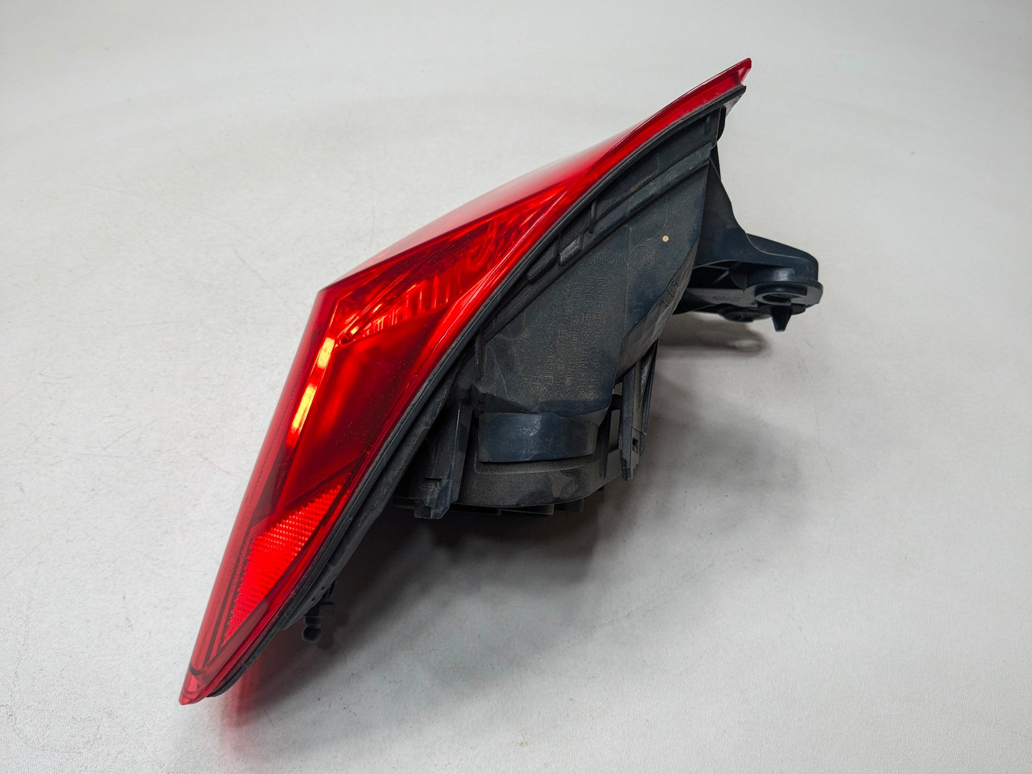 2015 - 2018 BMW 320I OEM OUTER QUARTER PANEL MOUNTED TAIL LIGHT REAR RIGHT SIDE