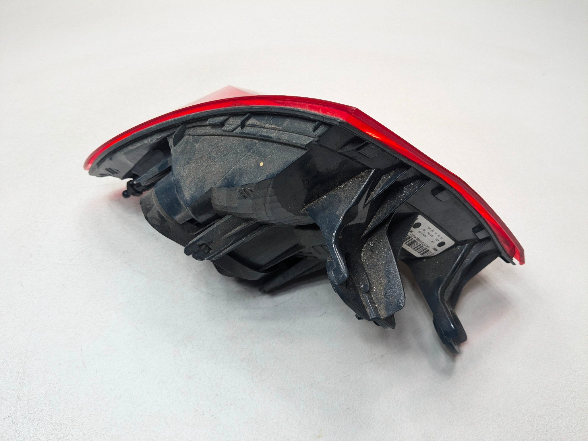 2015 - 2018 BMW 320I OEM OUTER QUARTER PANEL MOUNTED TAIL LIGHT REAR RIGHT SIDE