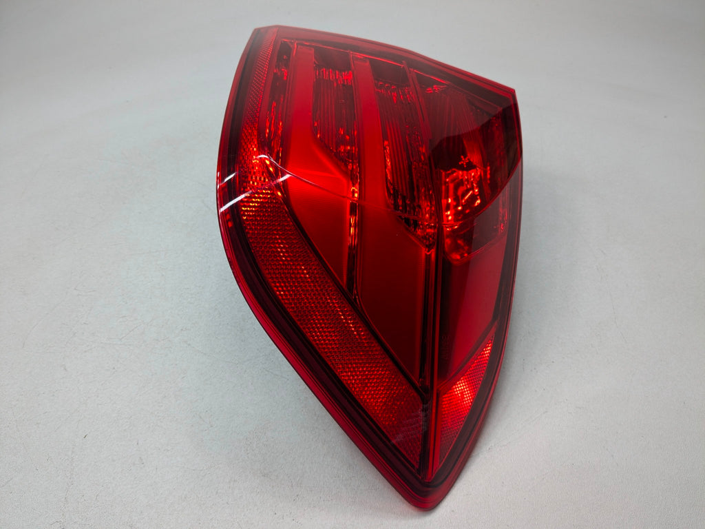 2015 - 2018 BMW 320I OEM OUTER QUARTER PANEL MOUNTED TAIL LIGHT REAR RIGHT SIDE