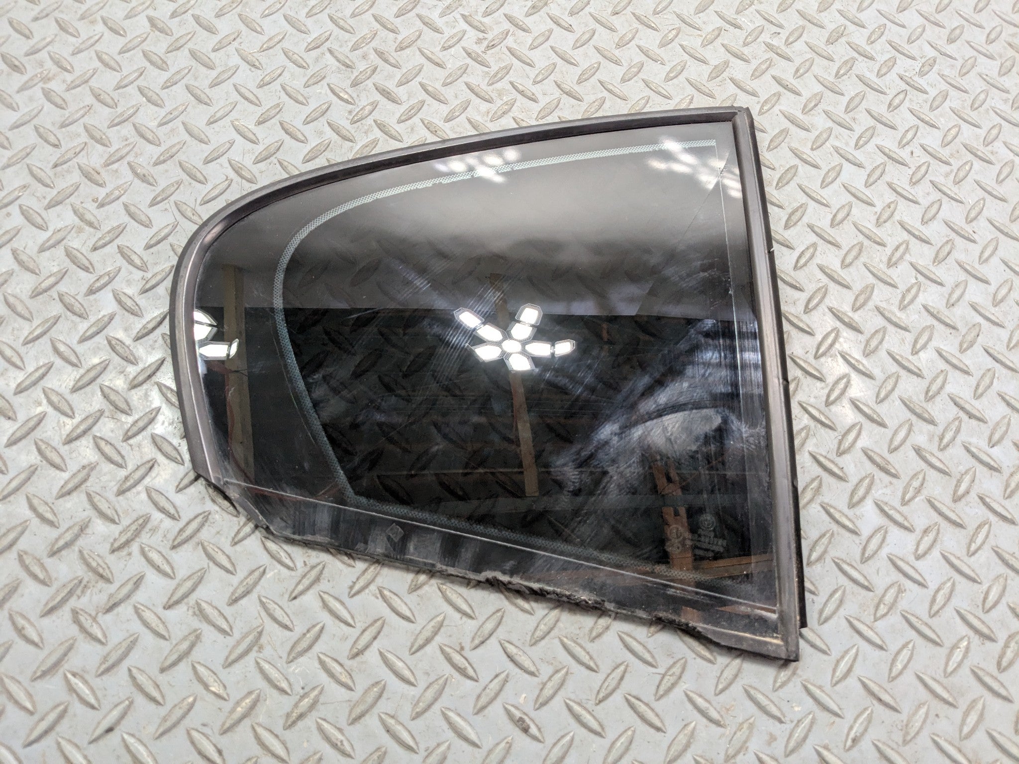 2015 - 2018 BMW 320I OEM VENT GLASS FITS REAR RIGHT PASSENGER DOOR