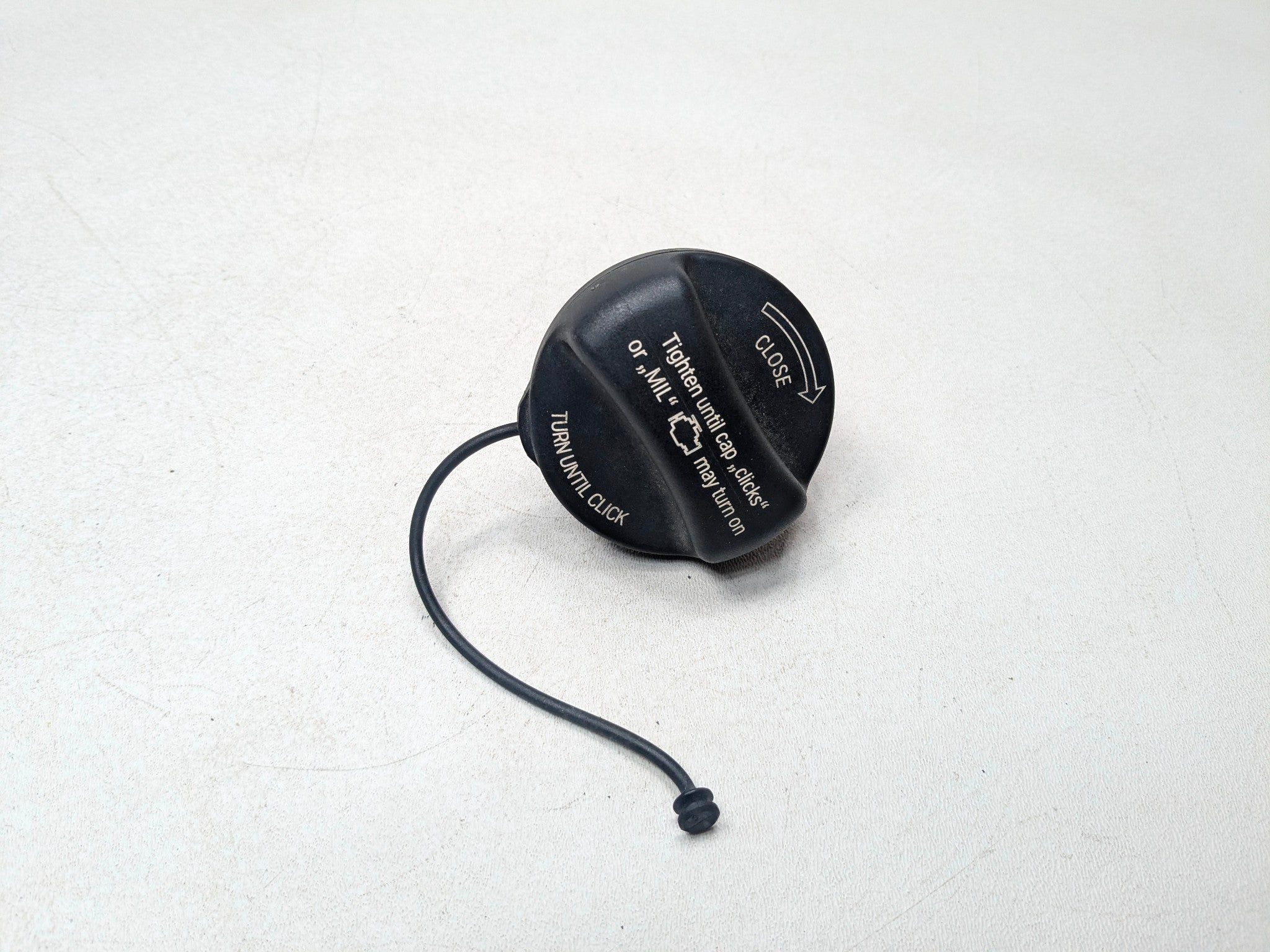 2015 - 2018 BMW 320I OEM GAS FUEL TANK RESERVOIR FILLER NECK COVER CAP