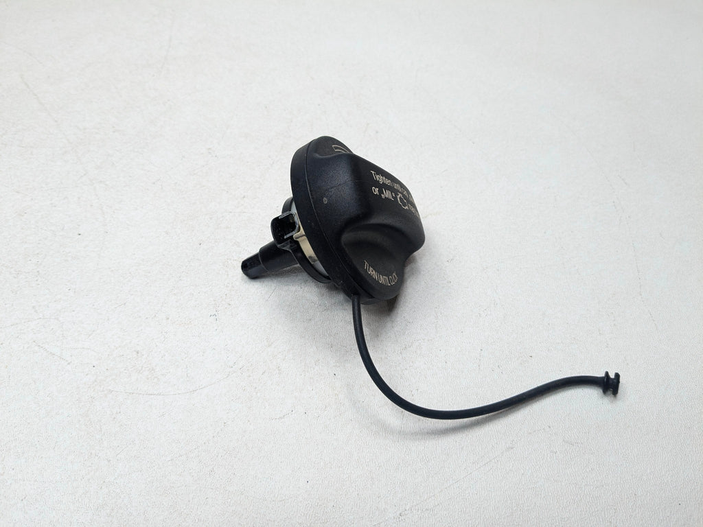 2015 - 2018 BMW 320I OEM GAS FUEL TANK RESERVOIR FILLER NECK COVER CAP