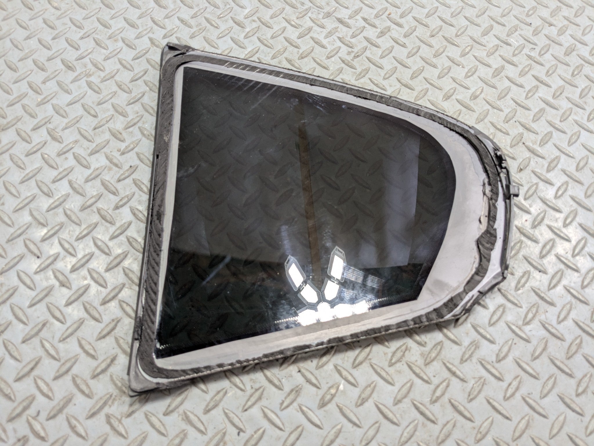 2015 - 2018 BMW 320I OEM VENT GLASS FITS REAR RIGHT PASSENGER DOOR