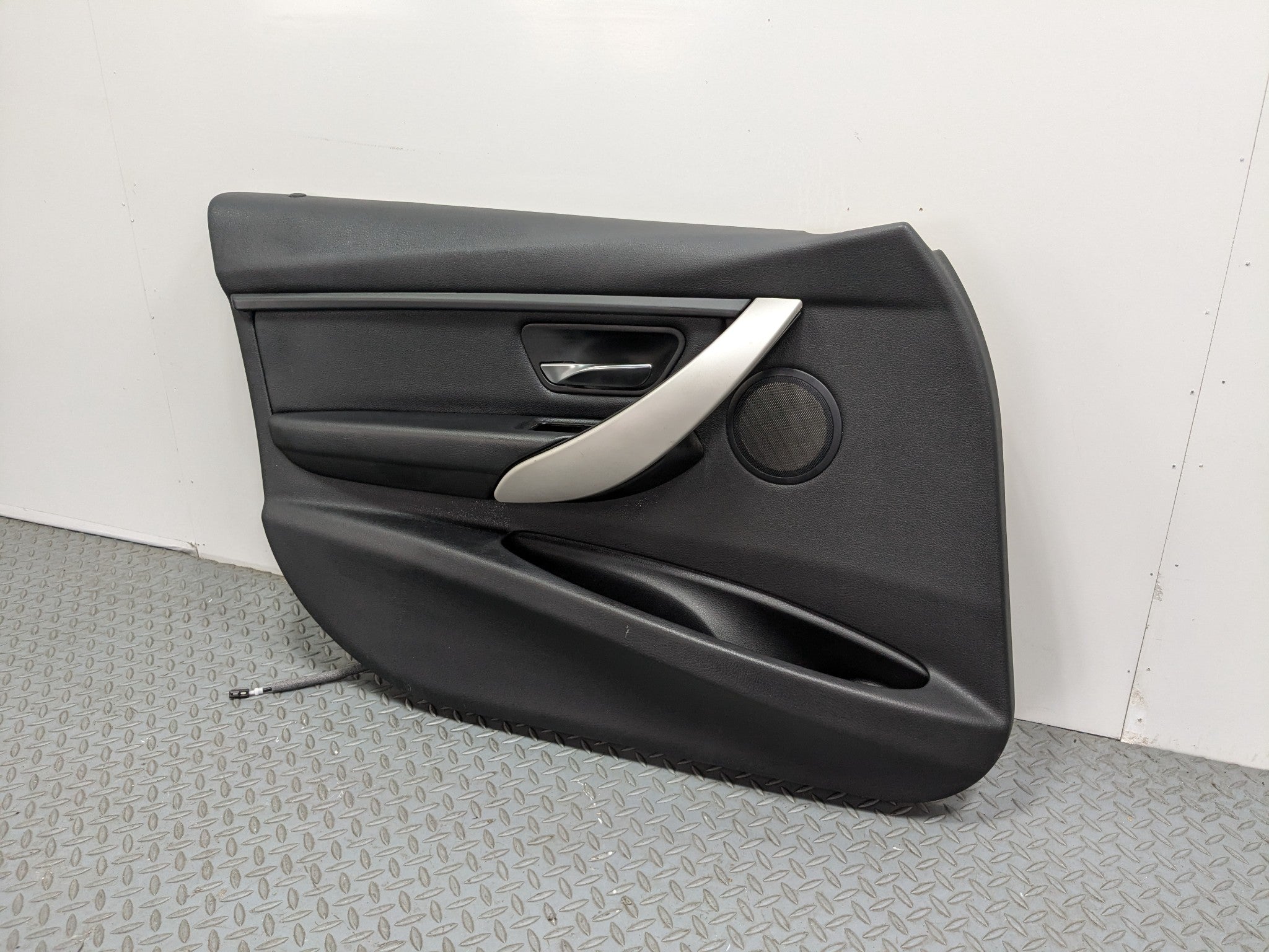 2015 - 2018 BMW 320I OEM FRONT LEFT DRIVER SIDE DOOR TRIM PANEL LEATHER BLACK