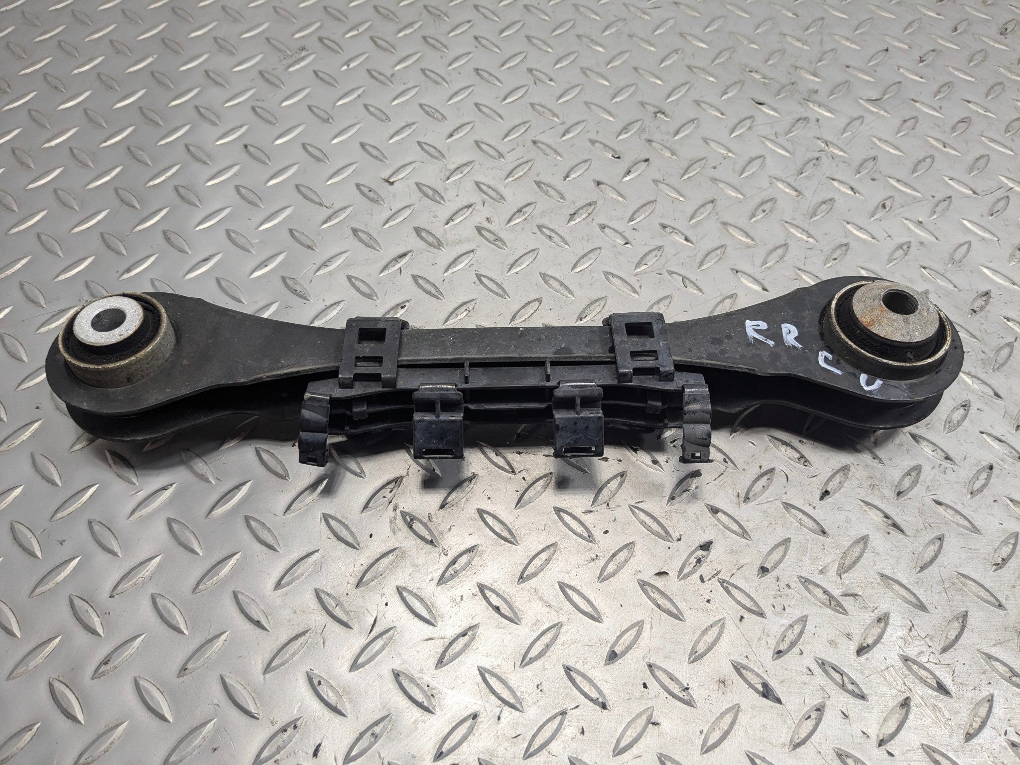 2015 - 2018 BMW 320I OEM UPPER CENTER CONTROL ARM REAR RIGHT PASSENGER SIDE