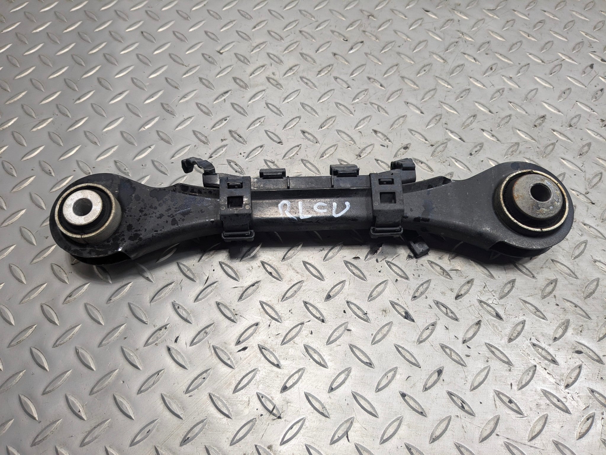 2015 - 2018 BMW 320I OEM UPPER CENTER CONTROL ARM REAR LEFT DRIVER SIDE