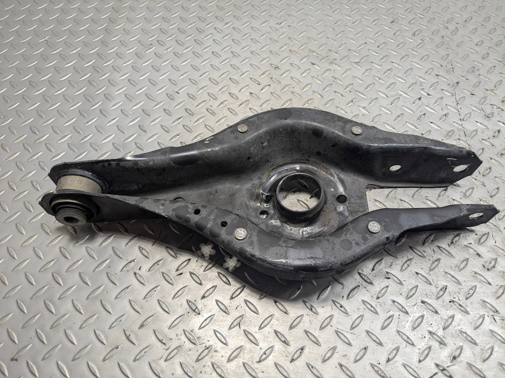 2015 - 2018 BMW 320I OEM LOWER CONTROL ARM SPRING PERCH REAR LEFT DRIVER SIDE