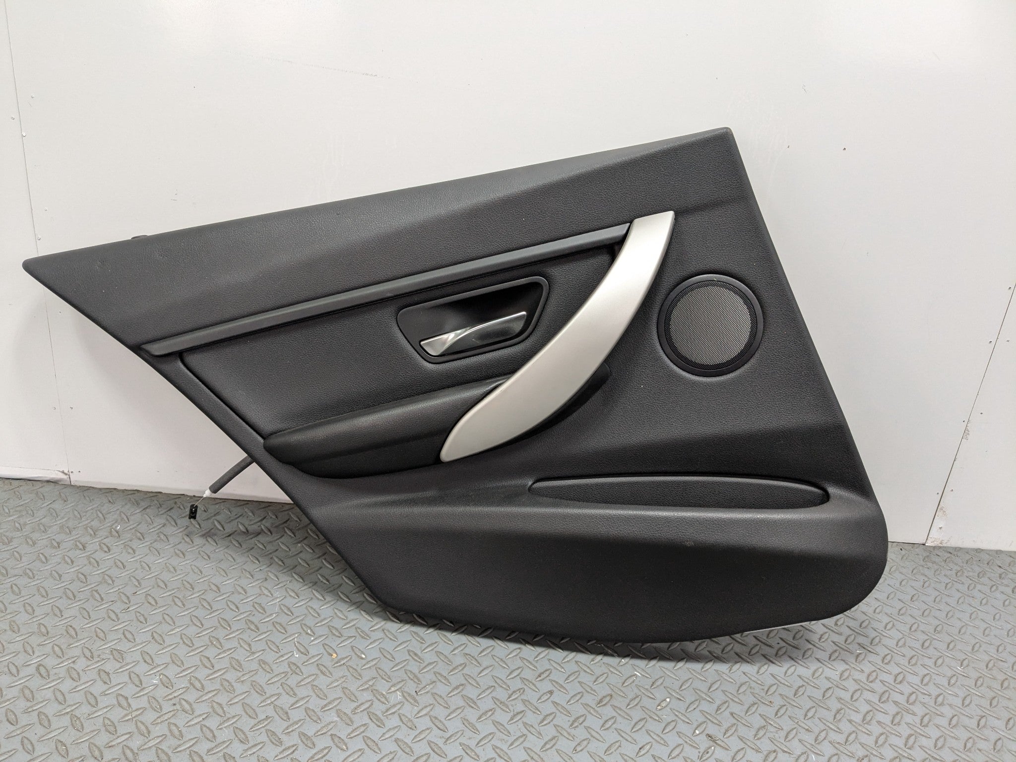 2015 - 2018 BMW 320I OEM REAR LEFT DRIVER SIDE DOOR TRIM PANEL LEATHER BLACK
