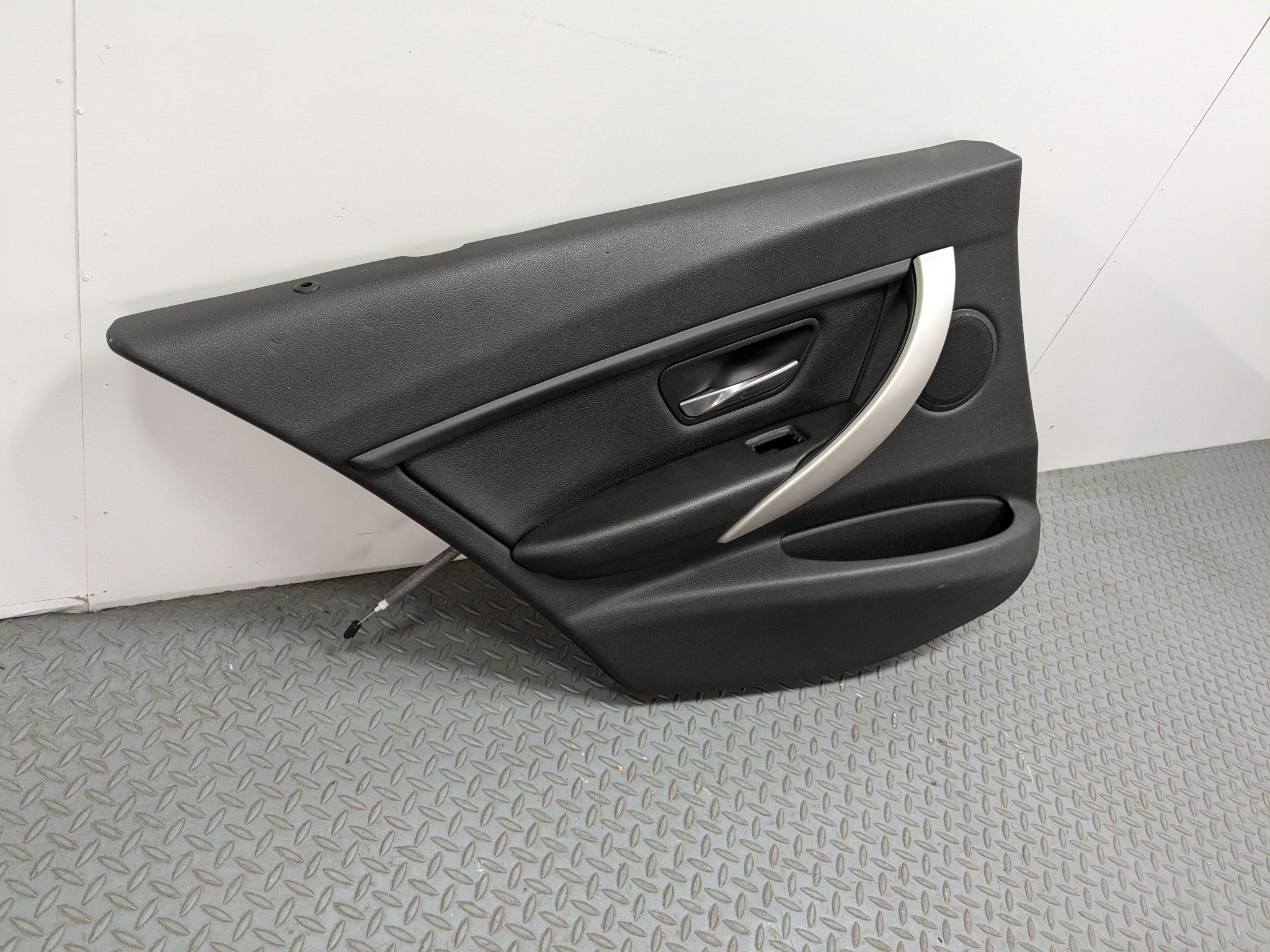 2015 - 2018 BMW 320I OEM REAR LEFT DRIVER SIDE DOOR TRIM PANEL LEATHER BLACK