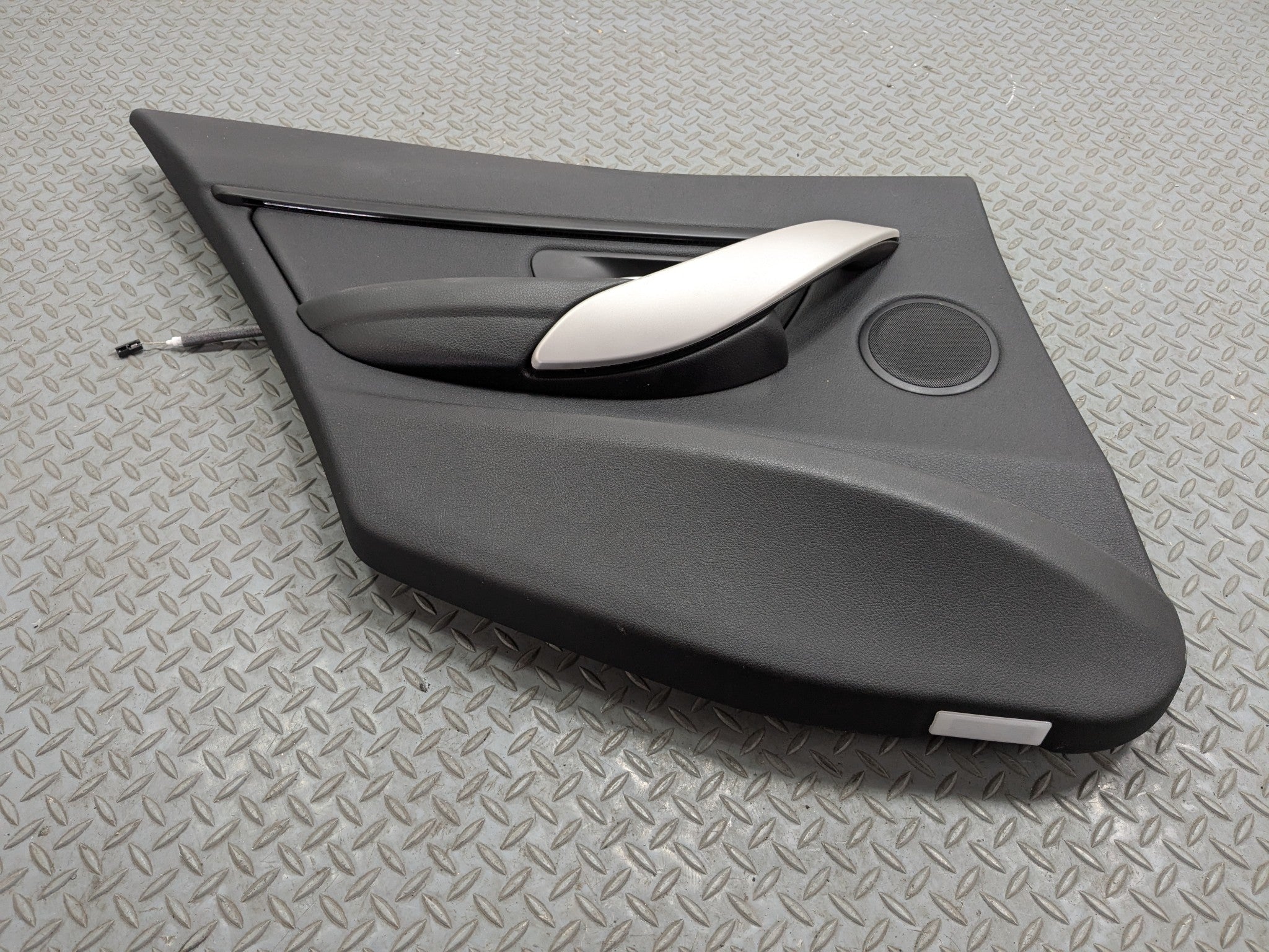 2015 - 2018 BMW 320I OEM REAR LEFT DRIVER SIDE DOOR TRIM PANEL LEATHER BLACK