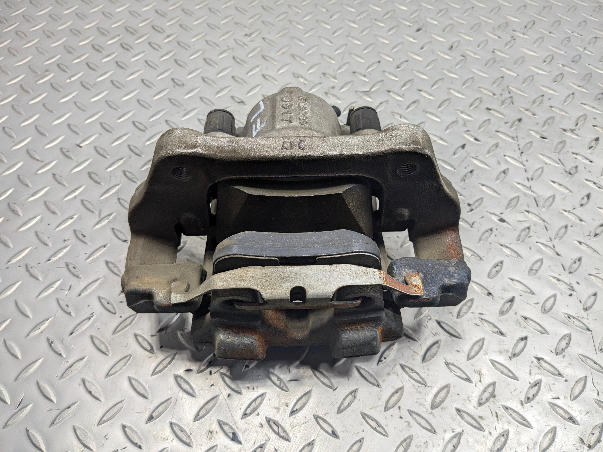 2015 - 2018 BMW 320I OEM BRAKE CALIPER ASSEMBLY FRONT LEFT DRIVER SIDE