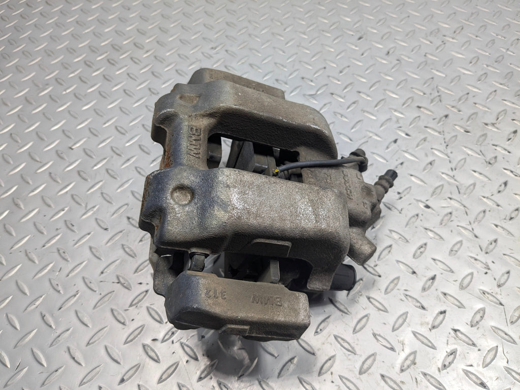 2015 - 2018 BMW 320I OEM BRAKE CALIPER ASSEMBLY FRONT LEFT DRIVER SIDE