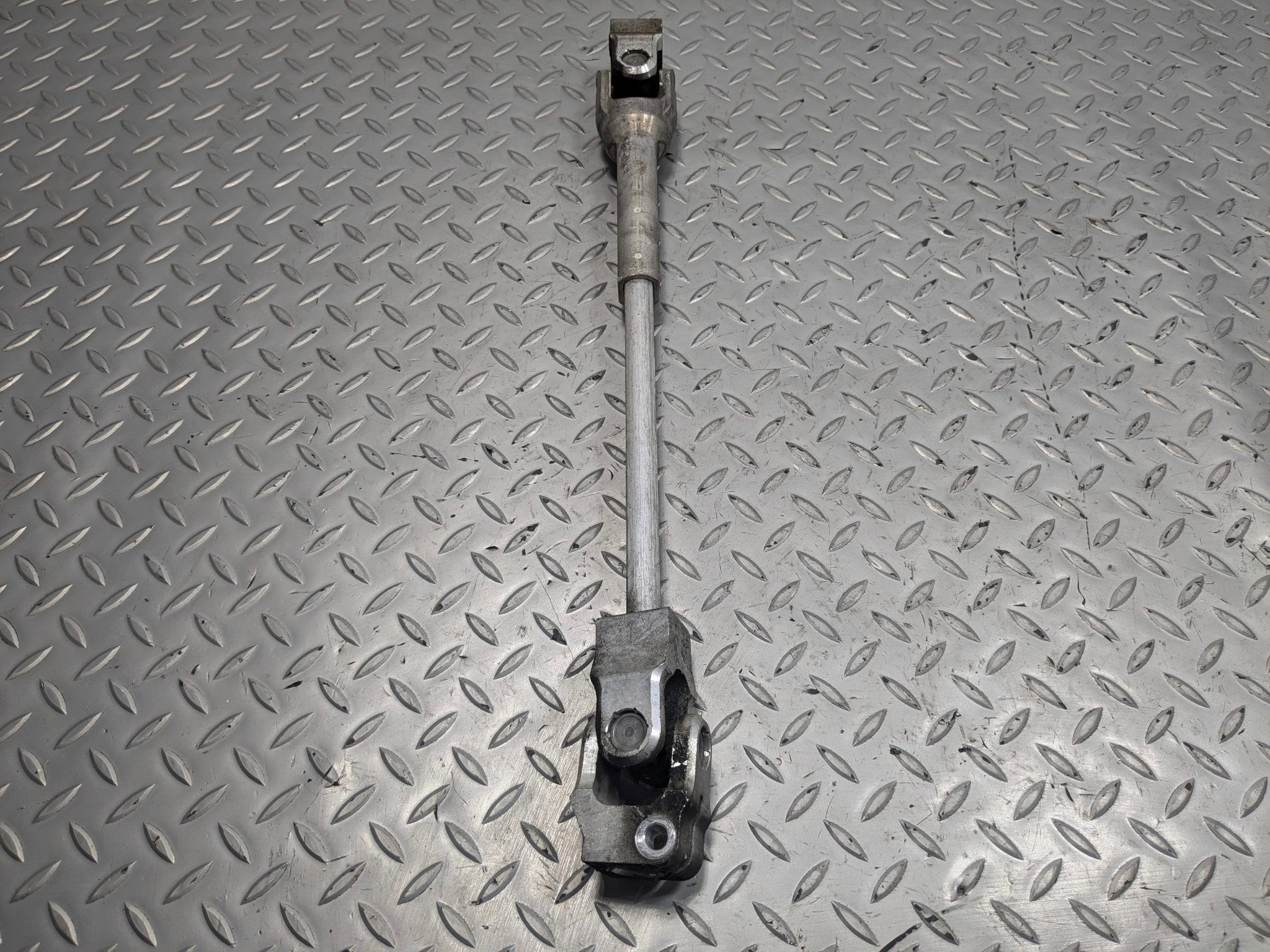 2015 - 2018 BMW 320I OEM INTERMEDIATE UNIVERSAL JOINT SHAFT STEERING COLUMN