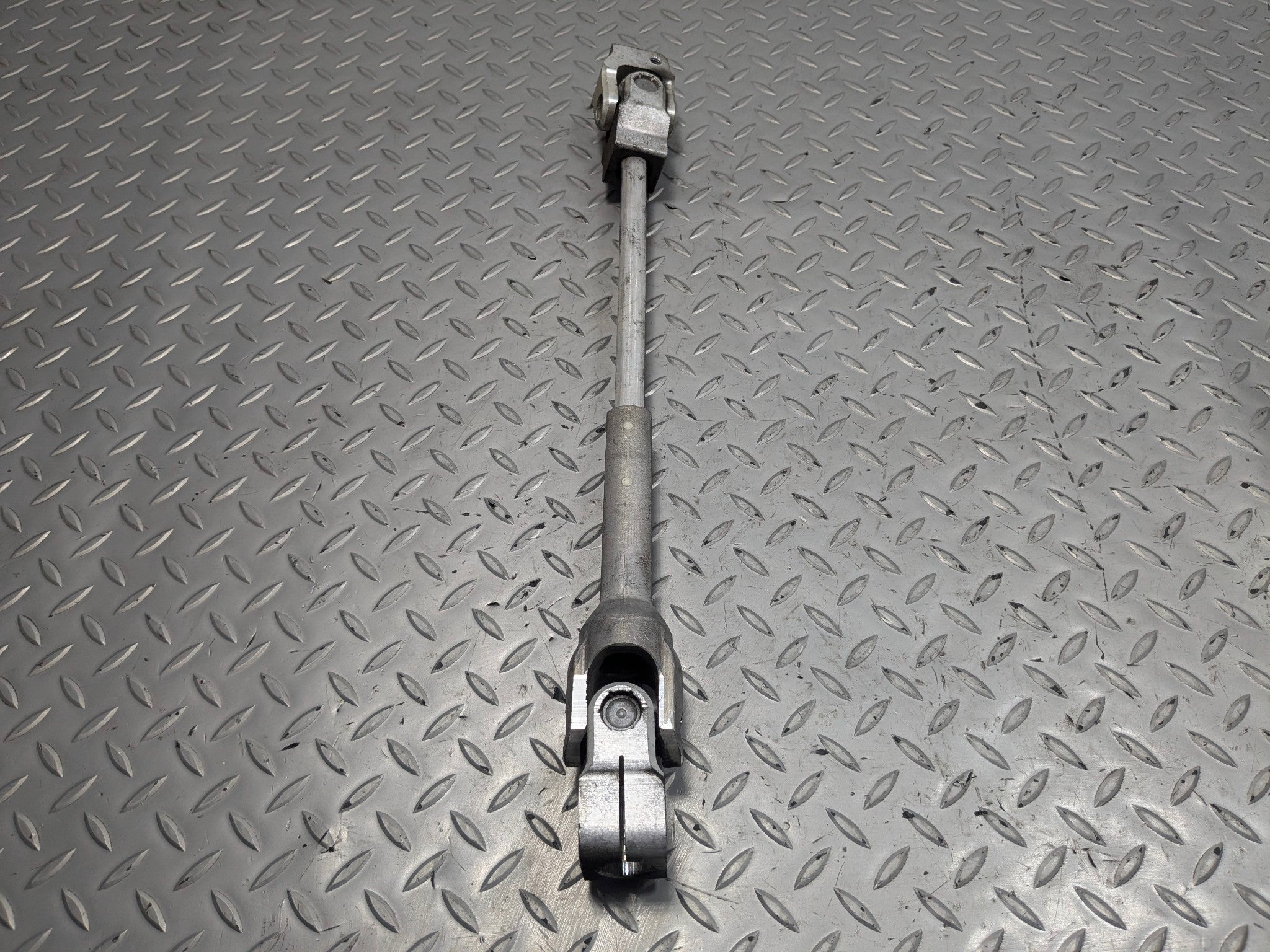 2015 - 2018 BMW 320I OEM INTERMEDIATE UNIVERSAL JOINT SHAFT STEERING COLUMN