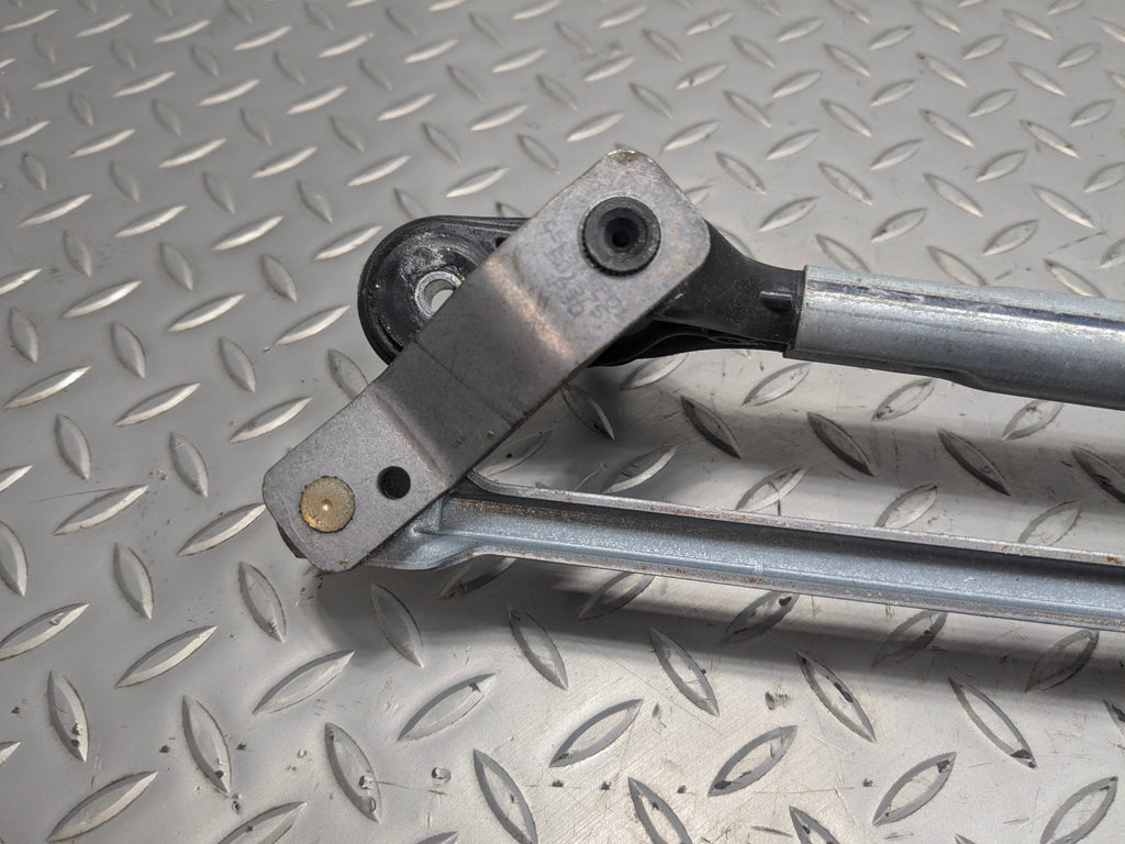 2015 - 2018 BMW 320I OEM WINDSHIELD WIPER TRANSMISSION LINKAGE WITHOUT MOTOR