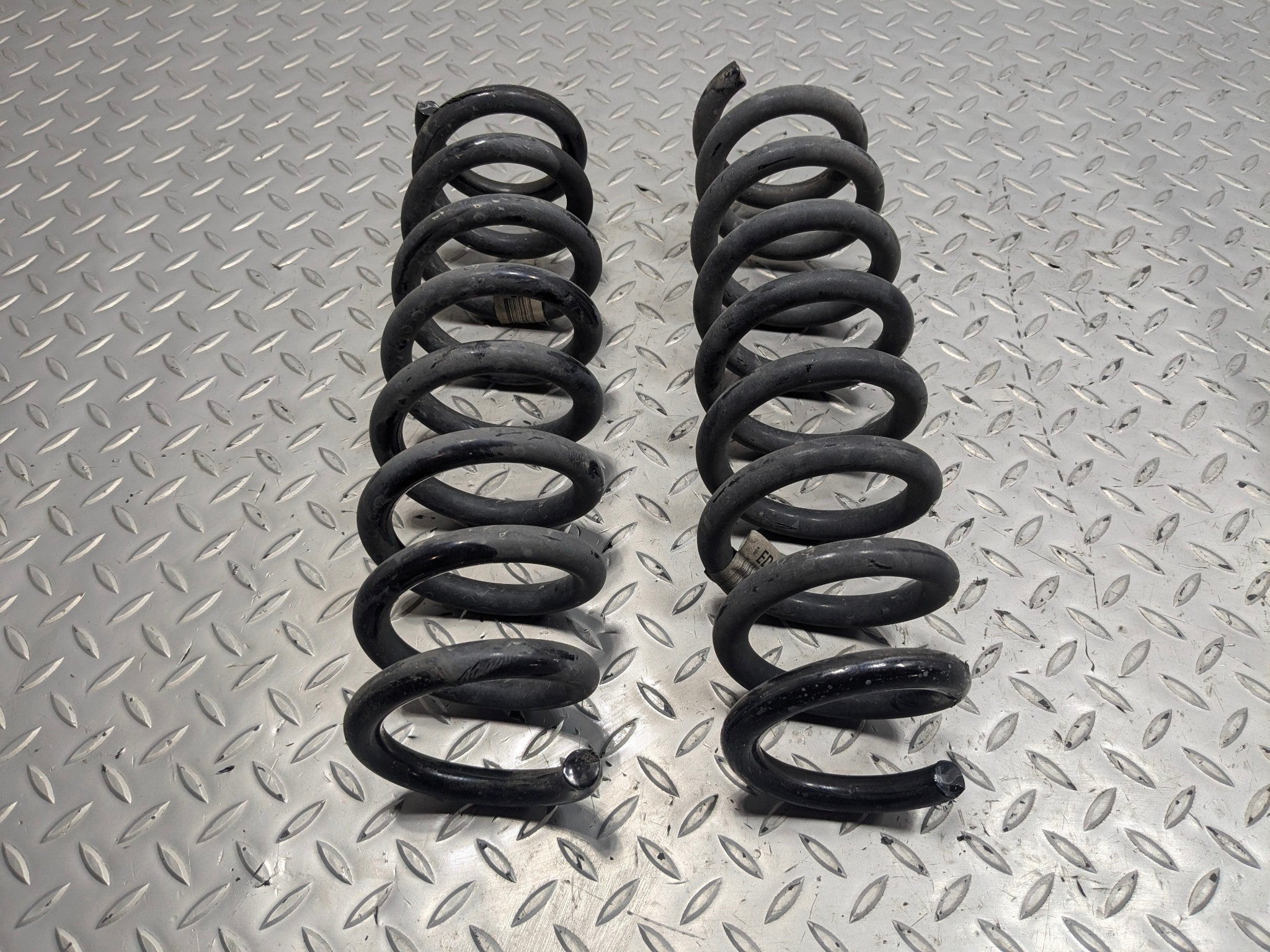 2015 - 2018 BMW 320I OEM SUSPENSION COIL AIR SPRING SET REAR LEFT AND RIGHT