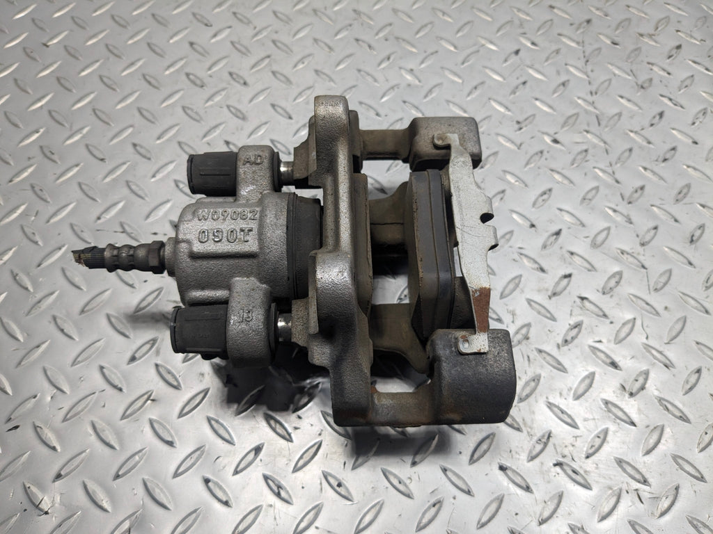 2015 - 2018 BMW 320I OEM BRAKE CALIPER ASSEMBLY REAR LEFT DRIVER SIDE