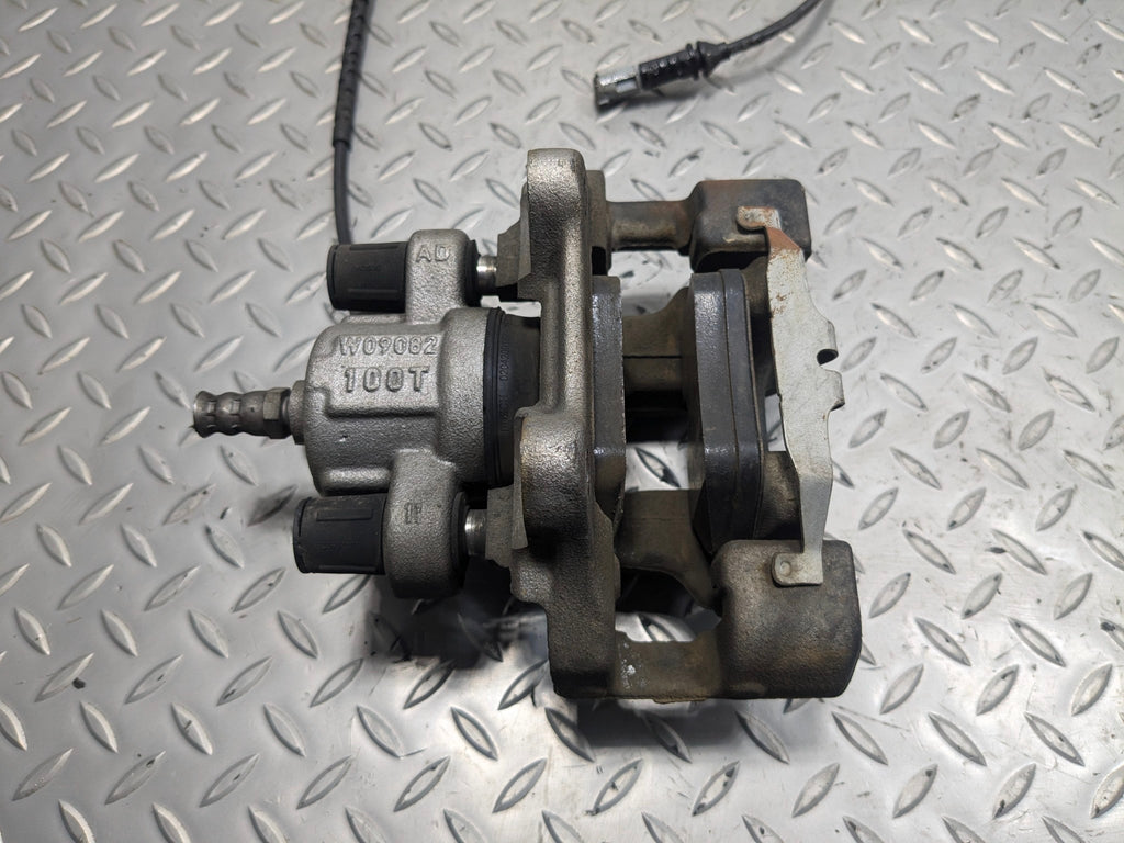 2015 - 2018 BMW 320I OEM BRAKE CALIPER ASSEMBLY REAR RIGHT PASSENGER SIDE