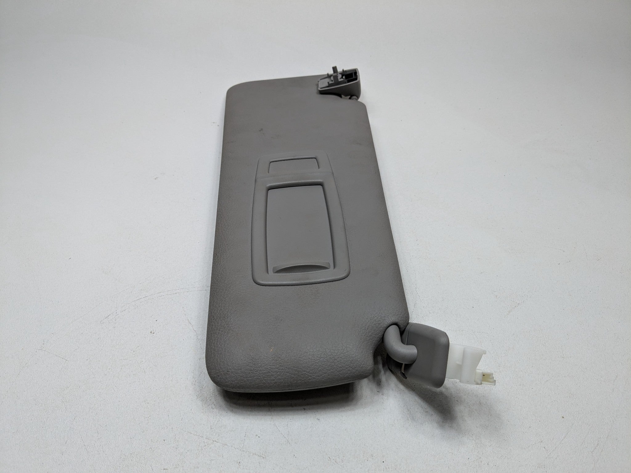 2015 - 2018 BMW 320I OEM SUN VISOR SUNVISOR SHADE FRONT RIGHT SIDE GREY