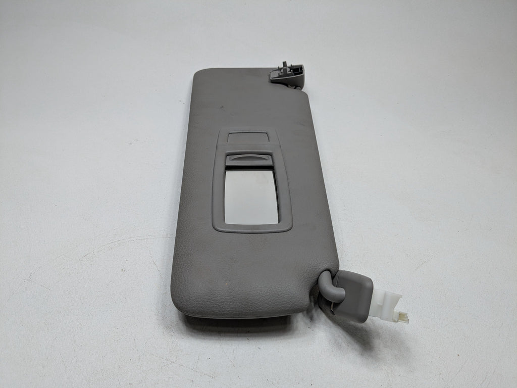 2015 - 2018 BMW 320I OEM SUN VISOR SUNVISOR SHADE FRONT RIGHT SIDE GREY