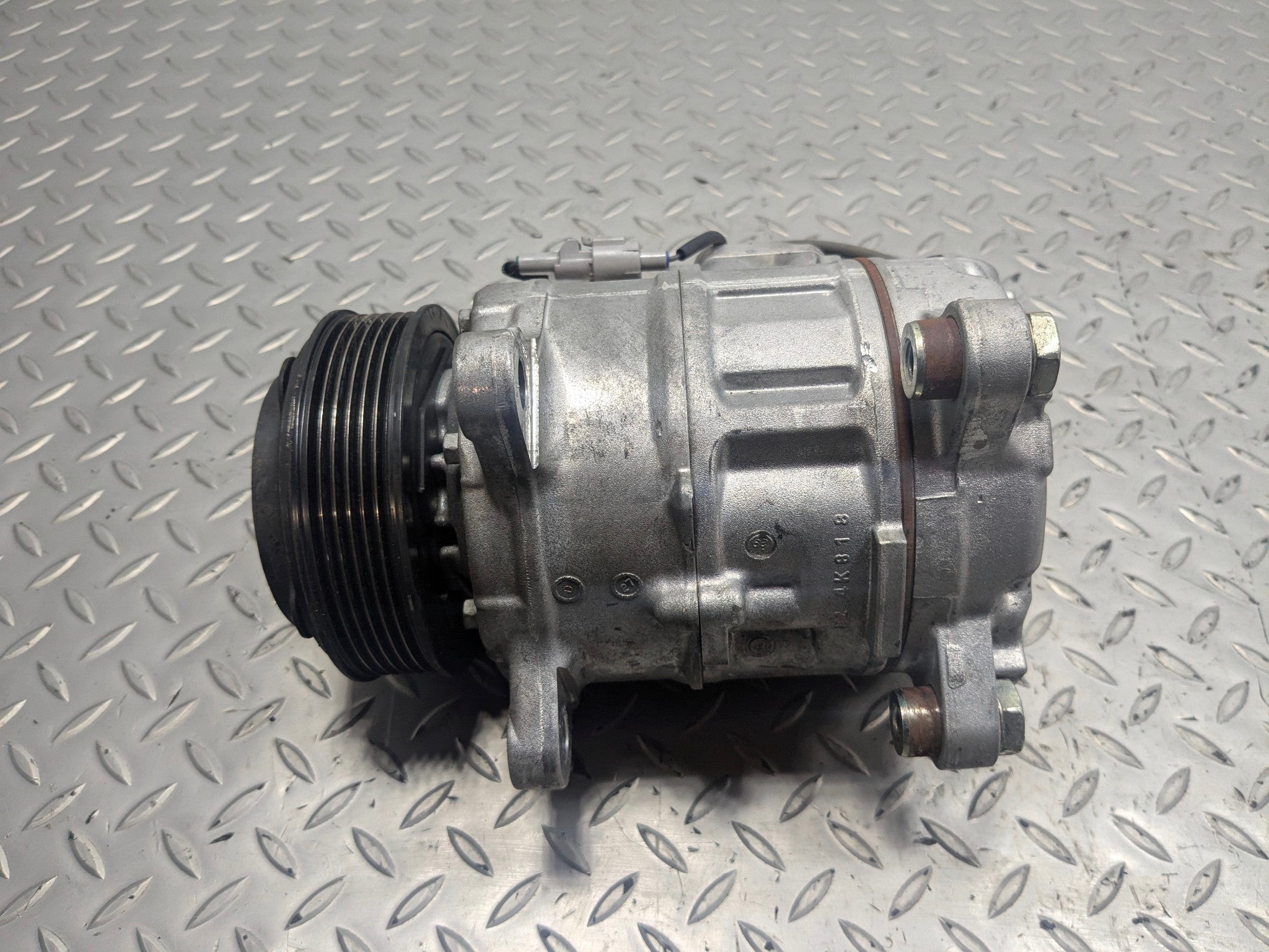2015 - 2018 BMW 320I OEM AIR CONDITIONING COMPRESSOR PUMP ASSEMBLY