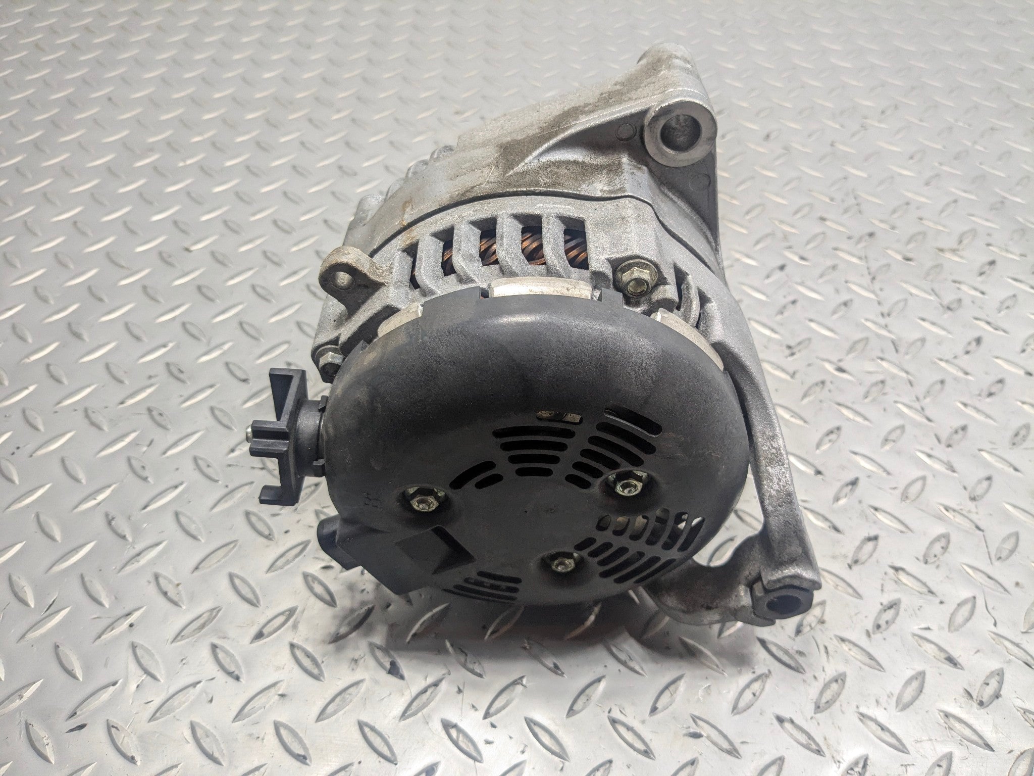 2015 - 2018 BMW 320I OEM ENGINE ALTERNATOR GENERATOR ASSEMBLY